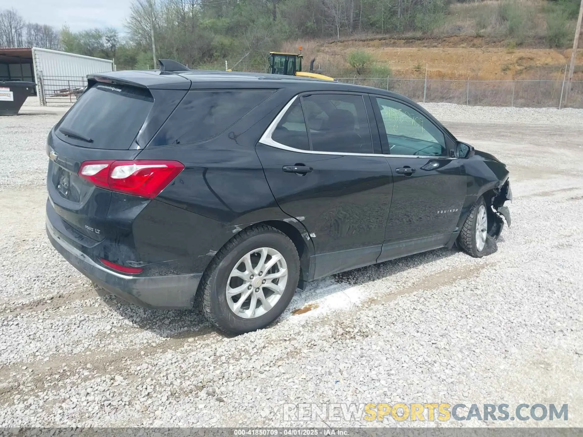 4 Photograph of a damaged car 2GNAXUEV0K6286221 CHEVROLET EQUINOX 2019