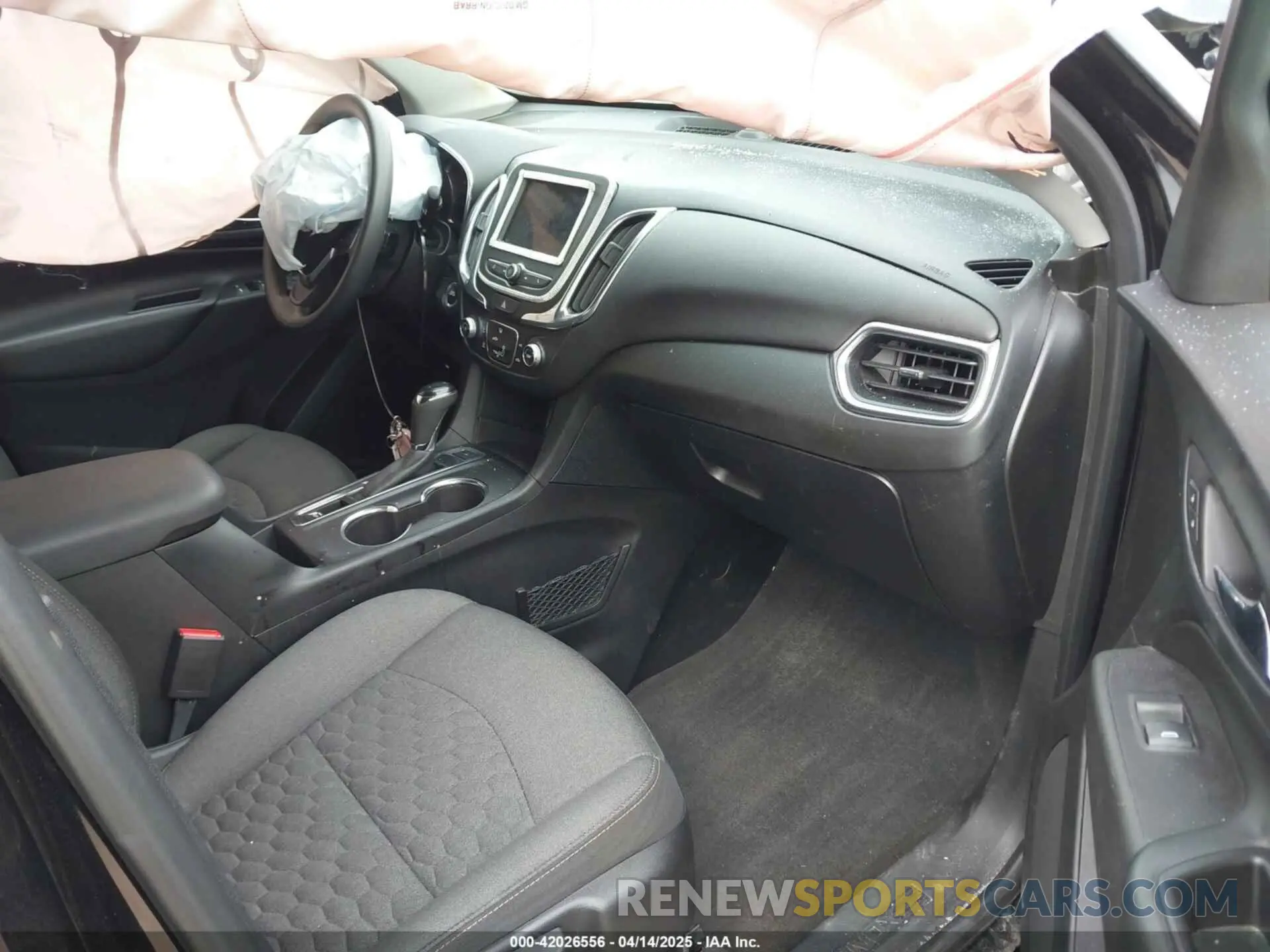 5 Photograph of a damaged car 2GNAXUEV1K6111962 CHEVROLET EQUINOX 2019