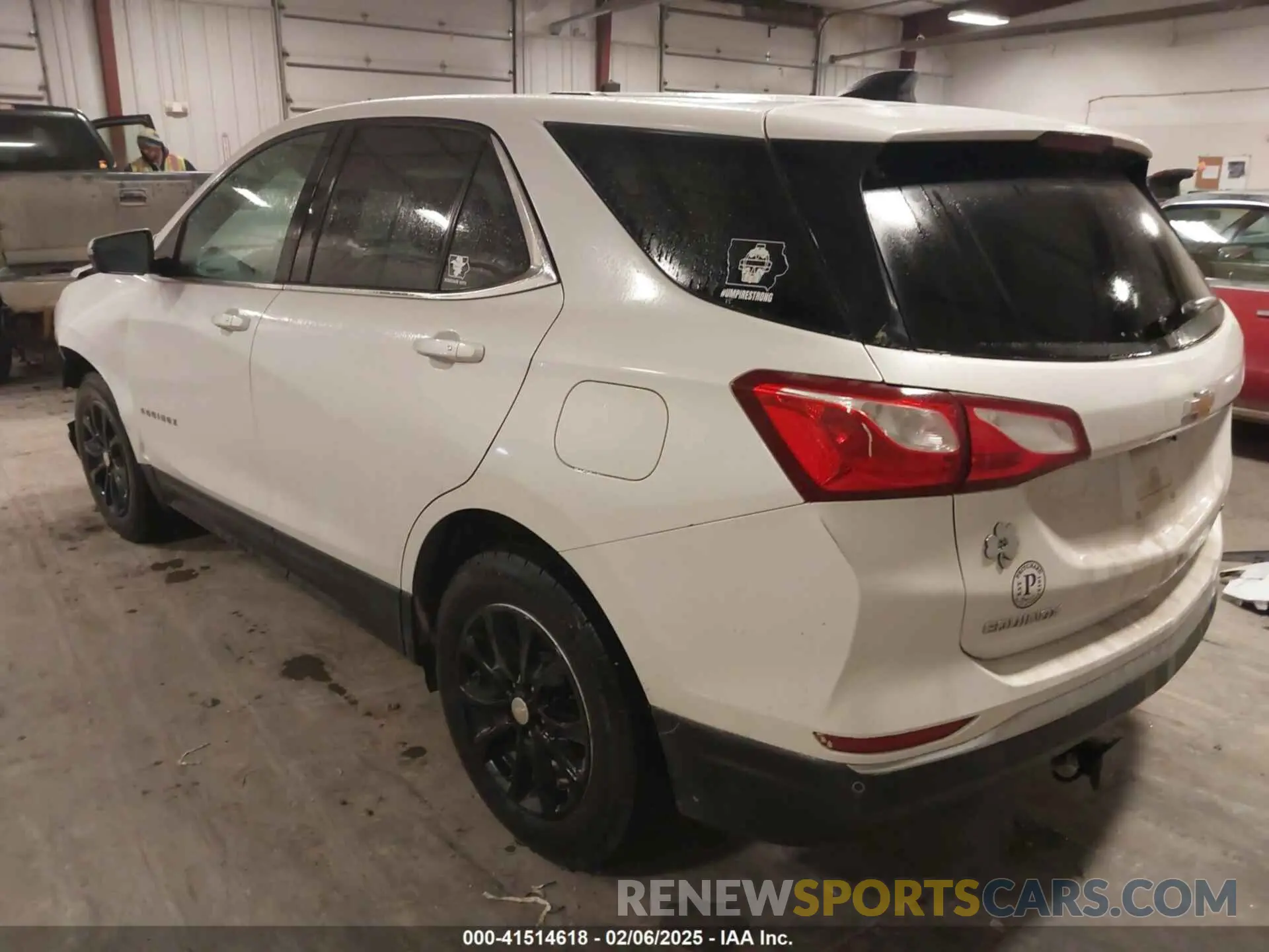 3 Photograph of a damaged car 2GNAXUEV1K6253454 CHEVROLET EQUINOX 2019