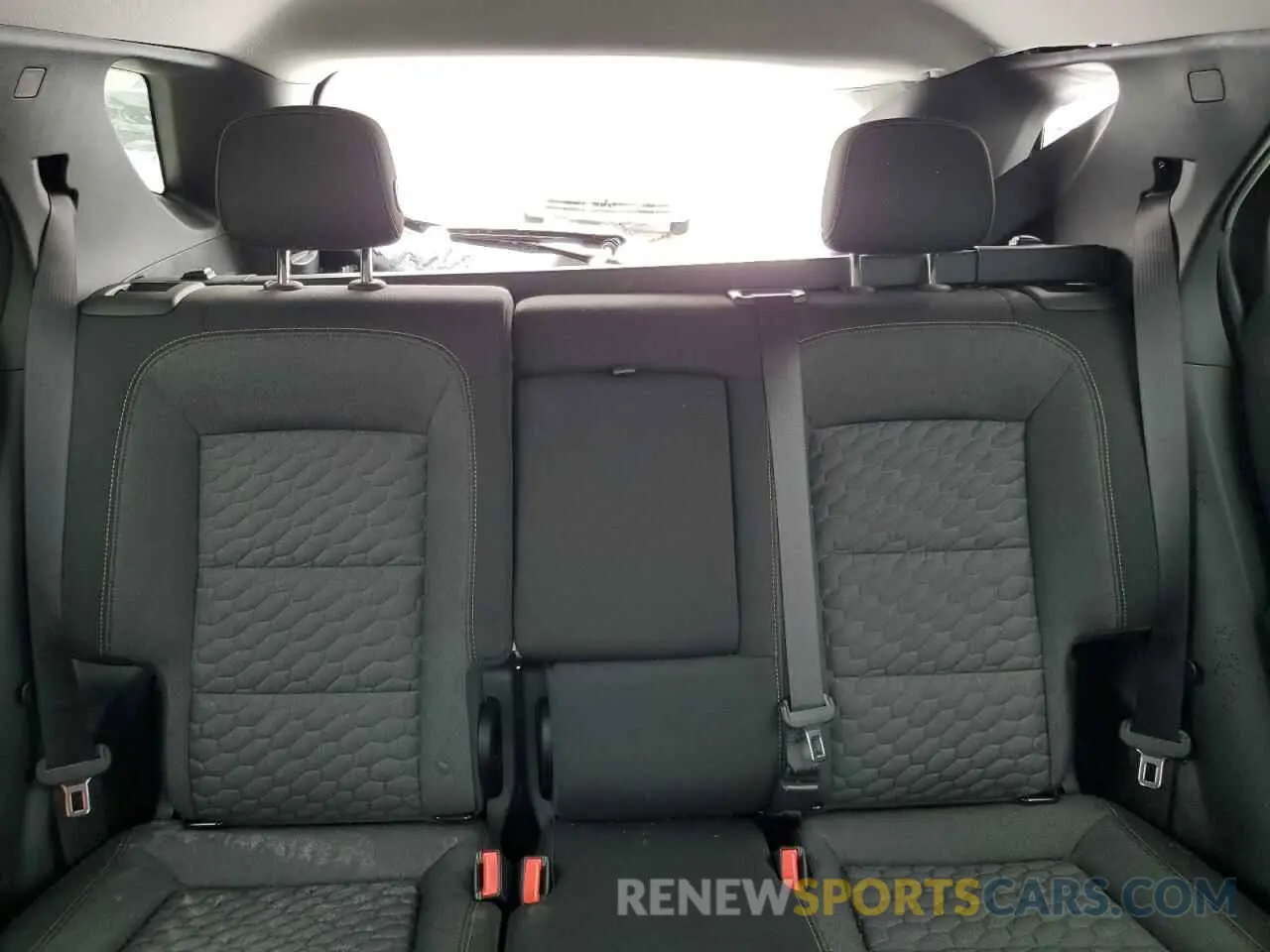 10 Photograph of a damaged car 2GNAXUEV1K6269802 CHEVROLET EQUINOX 2019