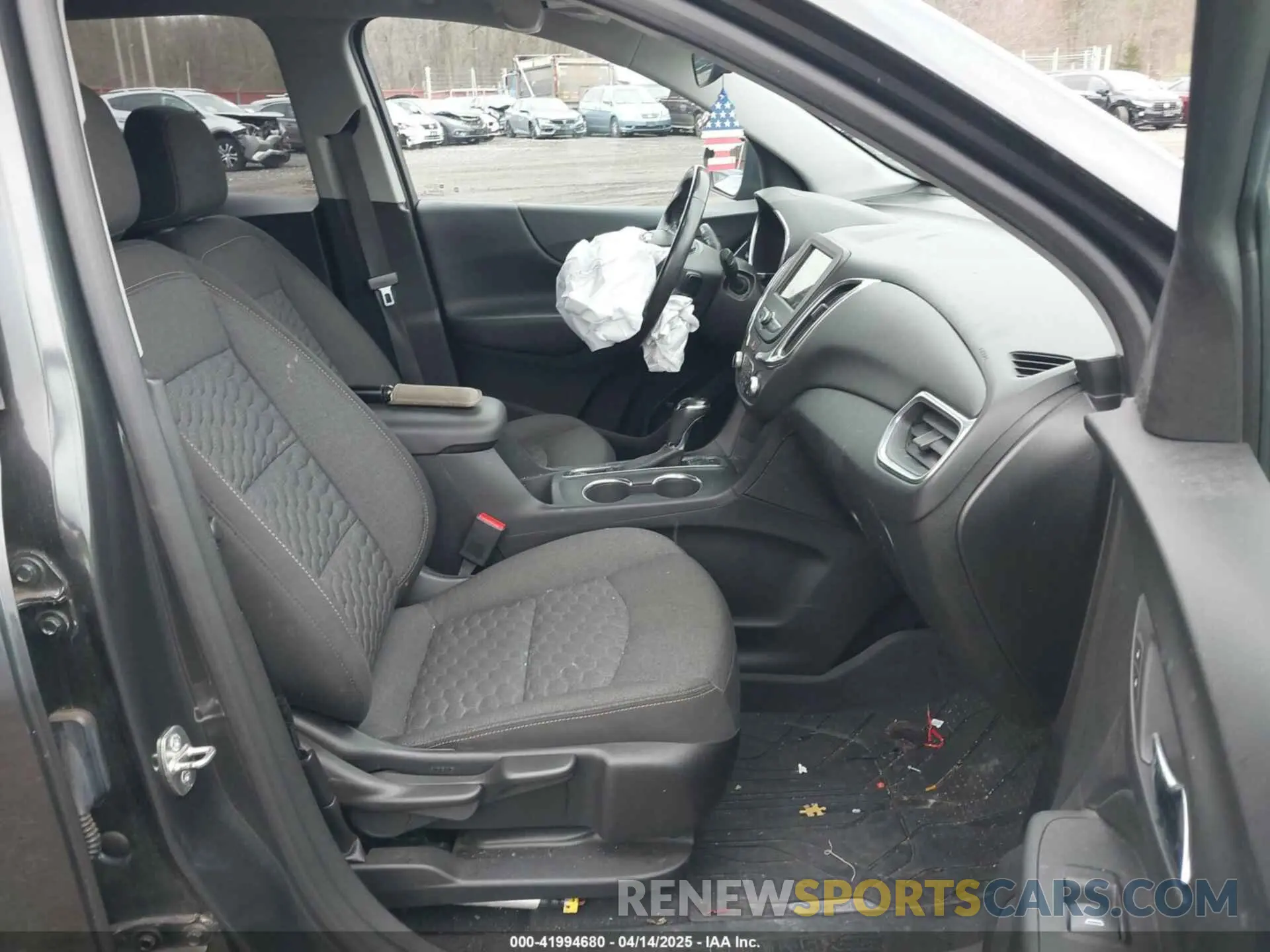 5 Photograph of a damaged car 2GNAXUEV2K6173922 CHEVROLET EQUINOX 2019