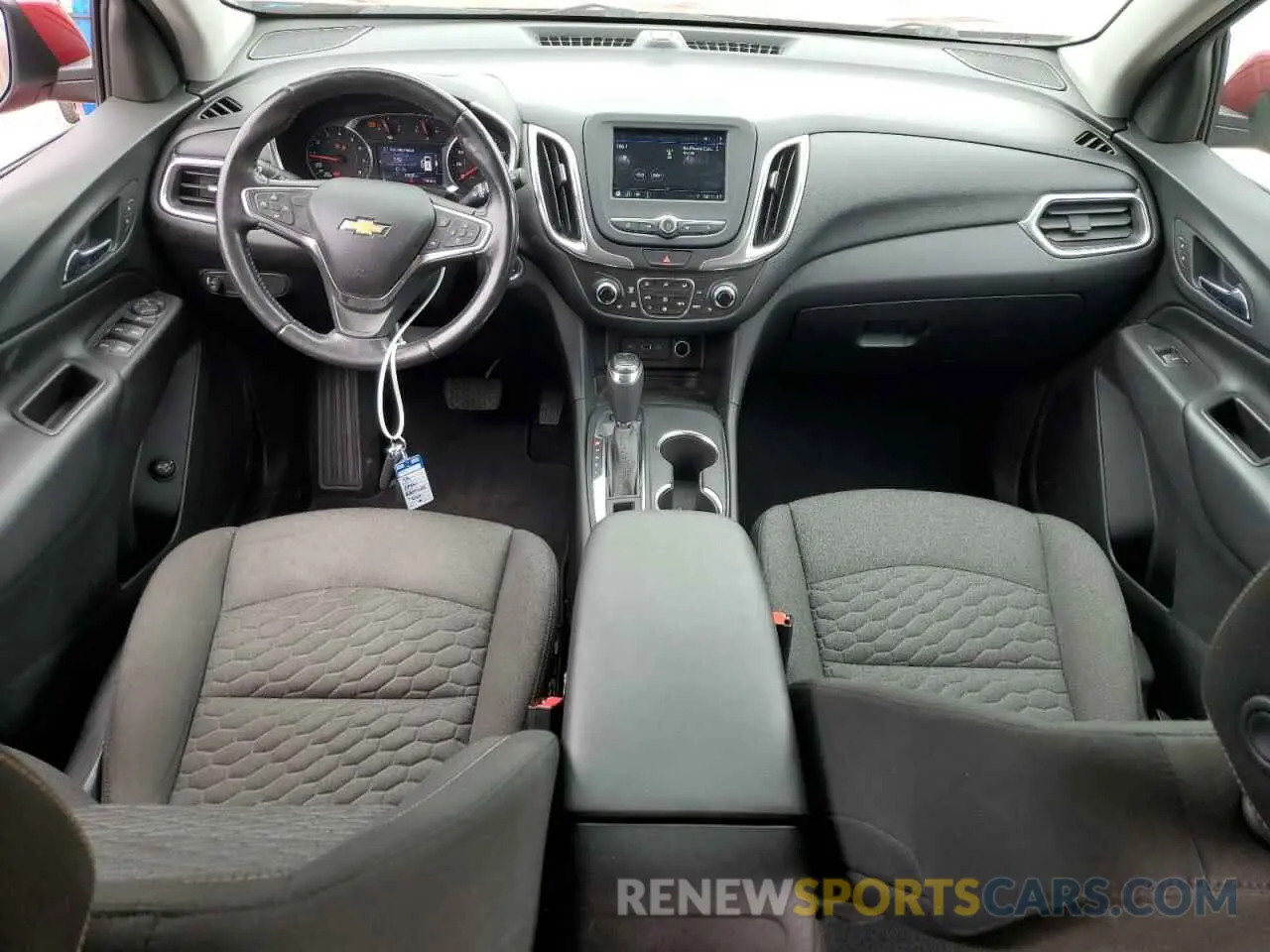 8 Photograph of a damaged car 2GNAXUEV2K6278900 CHEVROLET EQUINOX 2019