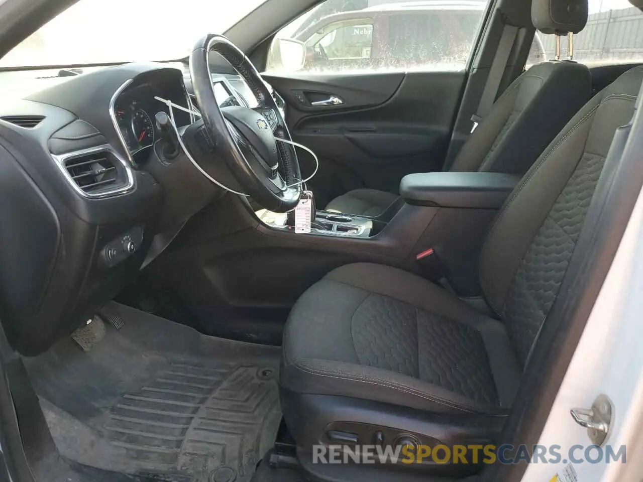 7 Photograph of a damaged car 2GNAXUEV3K6137771 CHEVROLET EQUINOX 2019