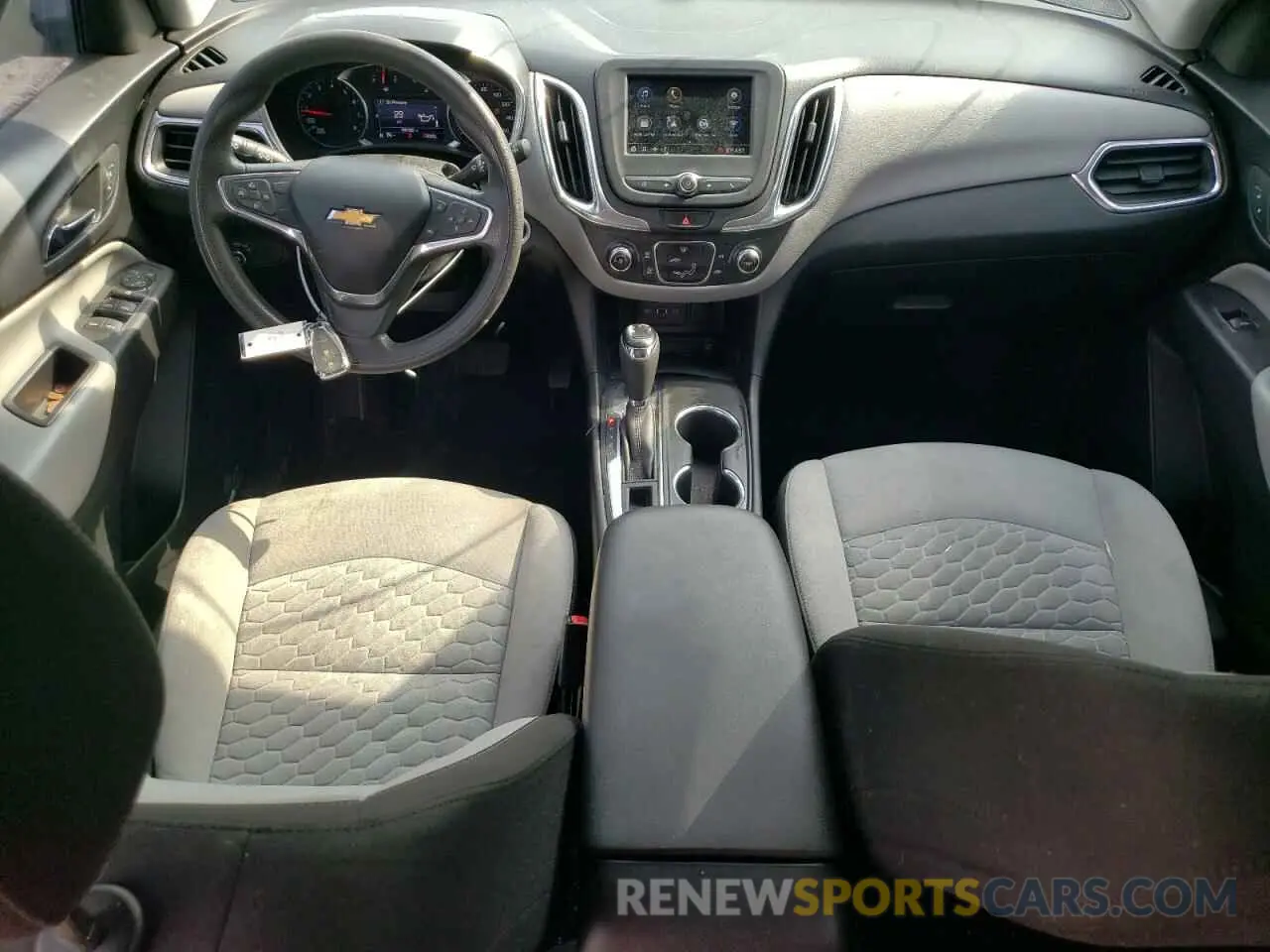 8 Photograph of a damaged car 2GNAXUEV3K6182709 CHEVROLET EQUINOX 2019