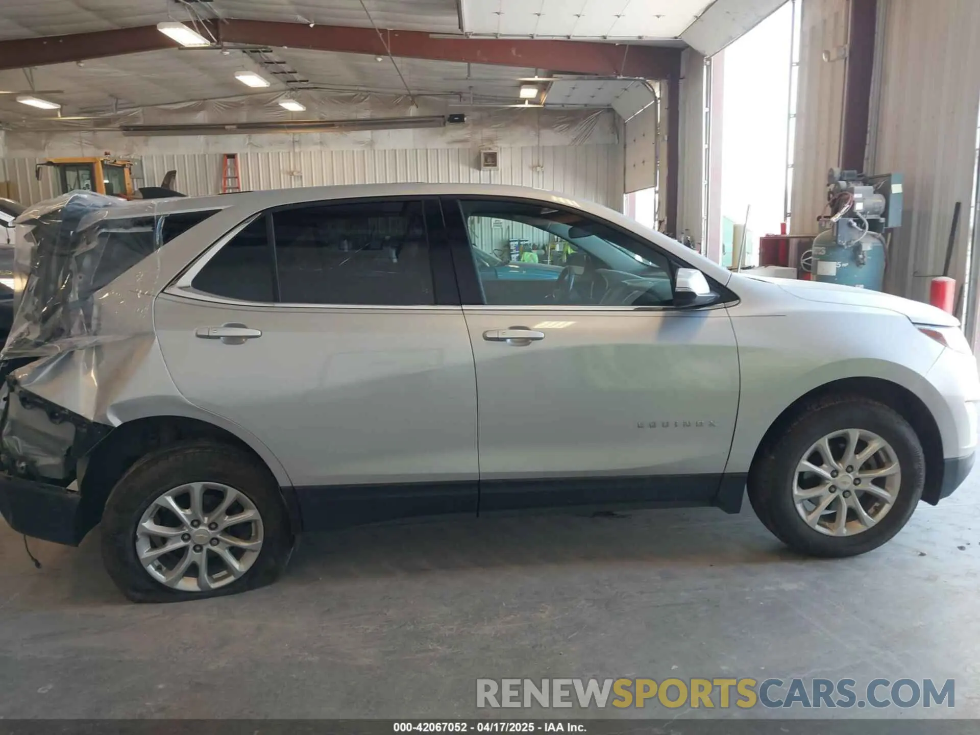 13 Photograph of a damaged car 2GNAXUEV3K6307224 CHEVROLET EQUINOX 2019