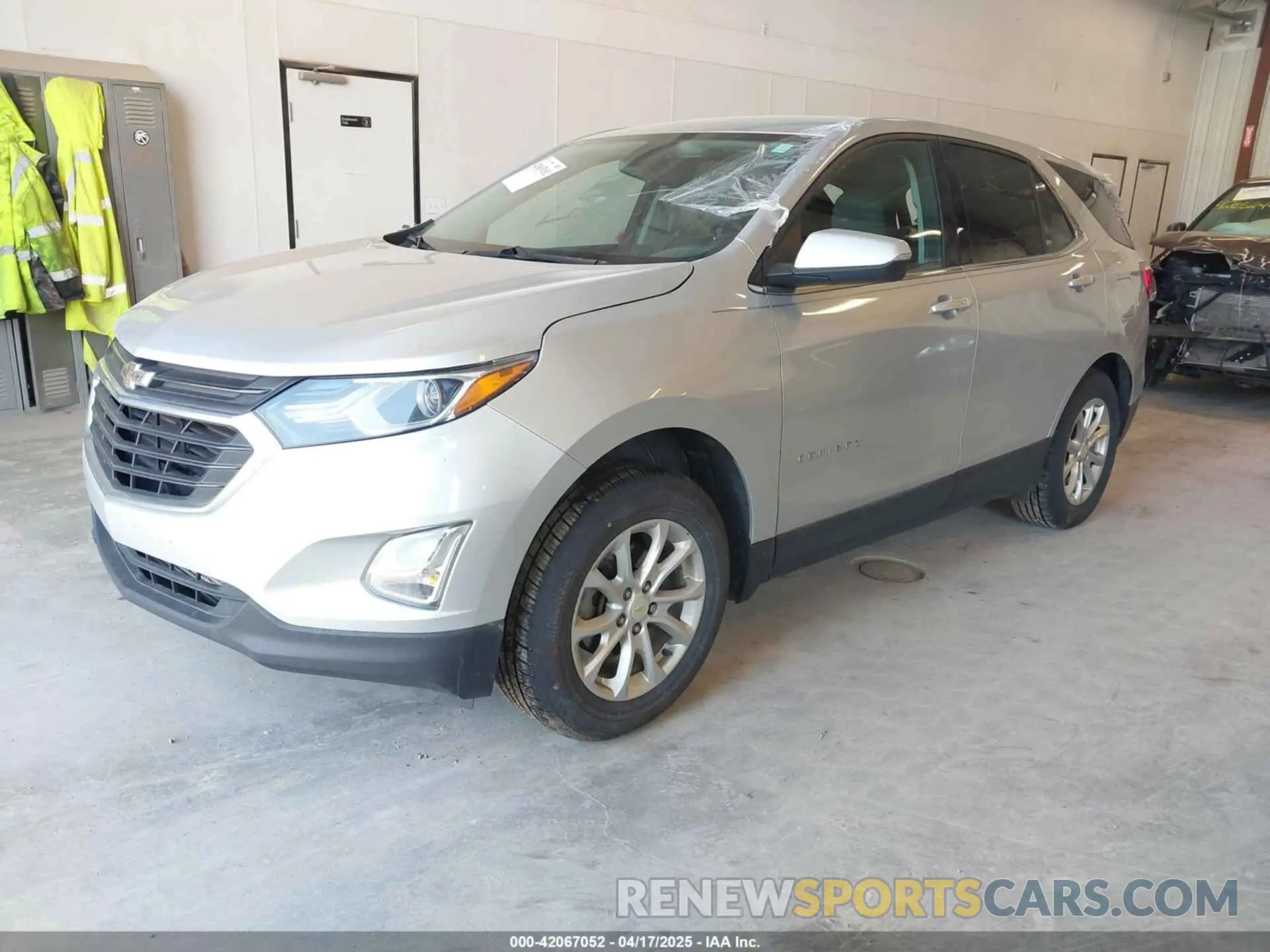 2 Photograph of a damaged car 2GNAXUEV3K6307224 CHEVROLET EQUINOX 2019