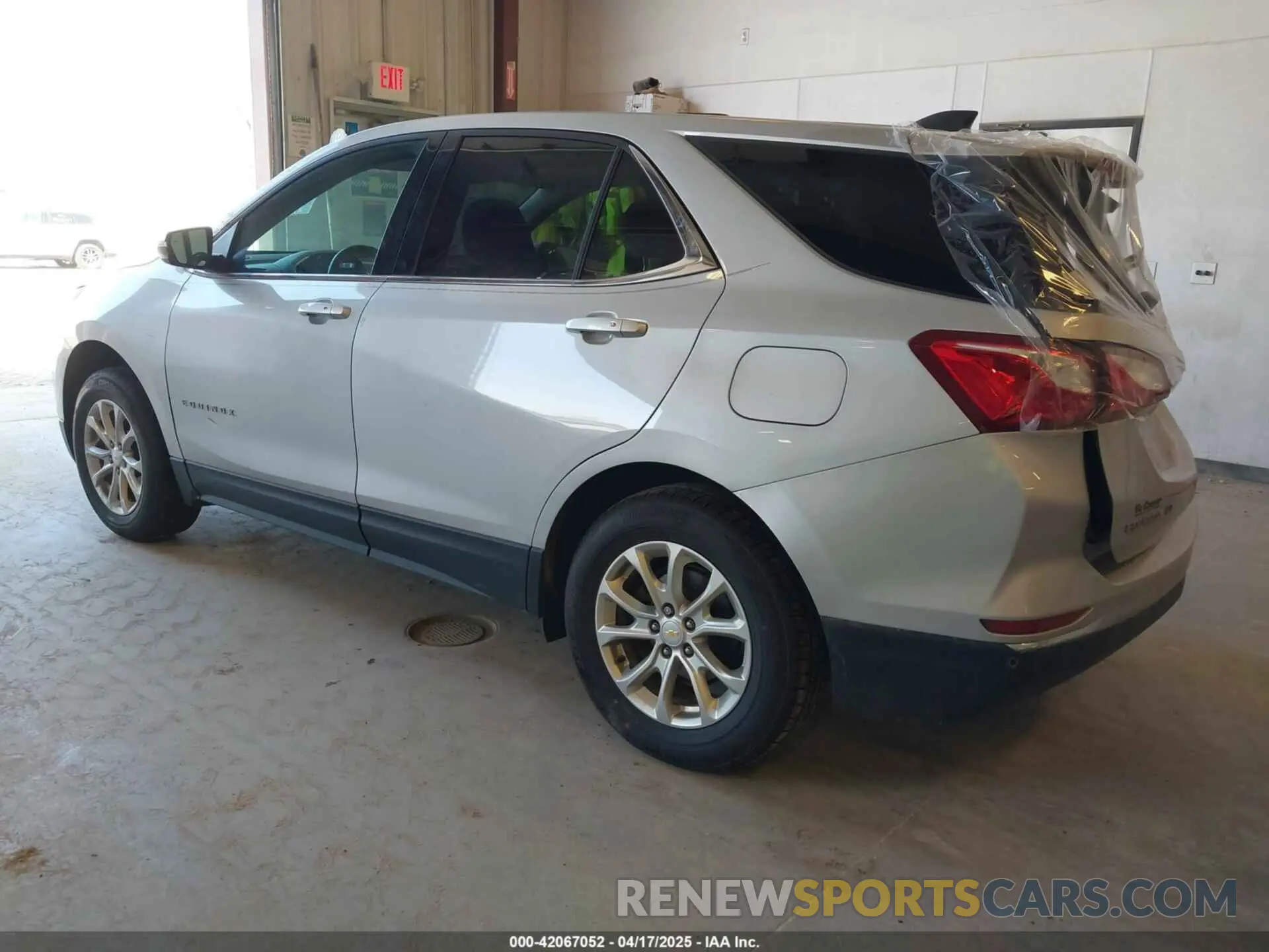 3 Photograph of a damaged car 2GNAXUEV3K6307224 CHEVROLET EQUINOX 2019