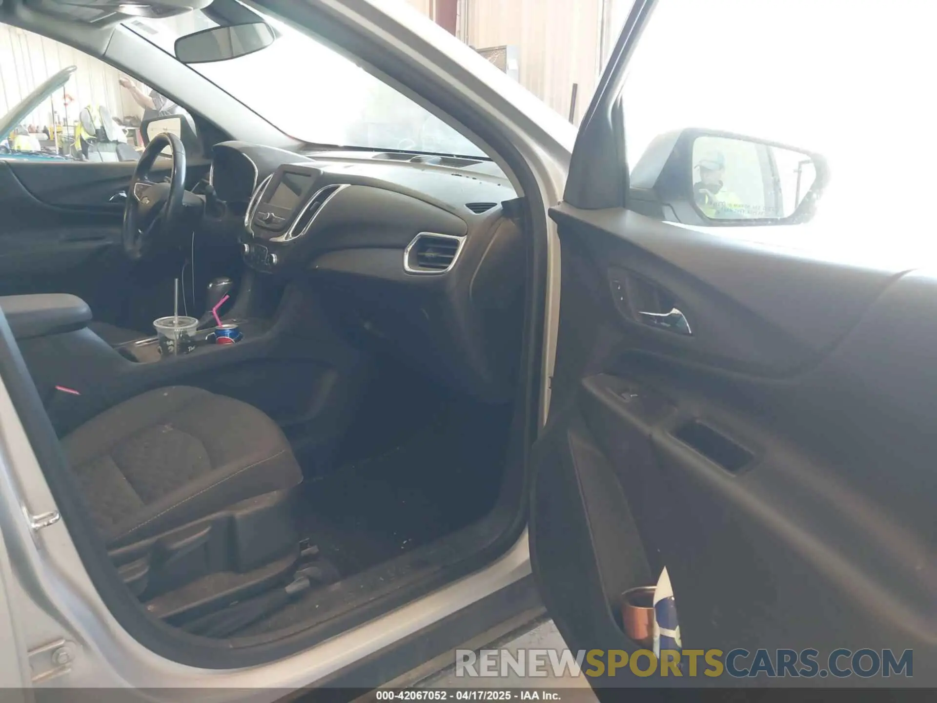 5 Photograph of a damaged car 2GNAXUEV3K6307224 CHEVROLET EQUINOX 2019