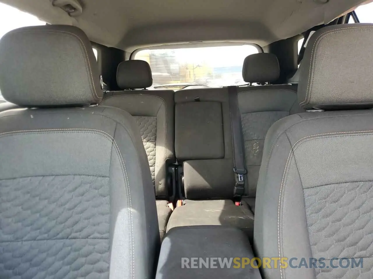 10 Photograph of a damaged car 2GNAXUEV4K6165000 CHEVROLET EQUINOX 2019