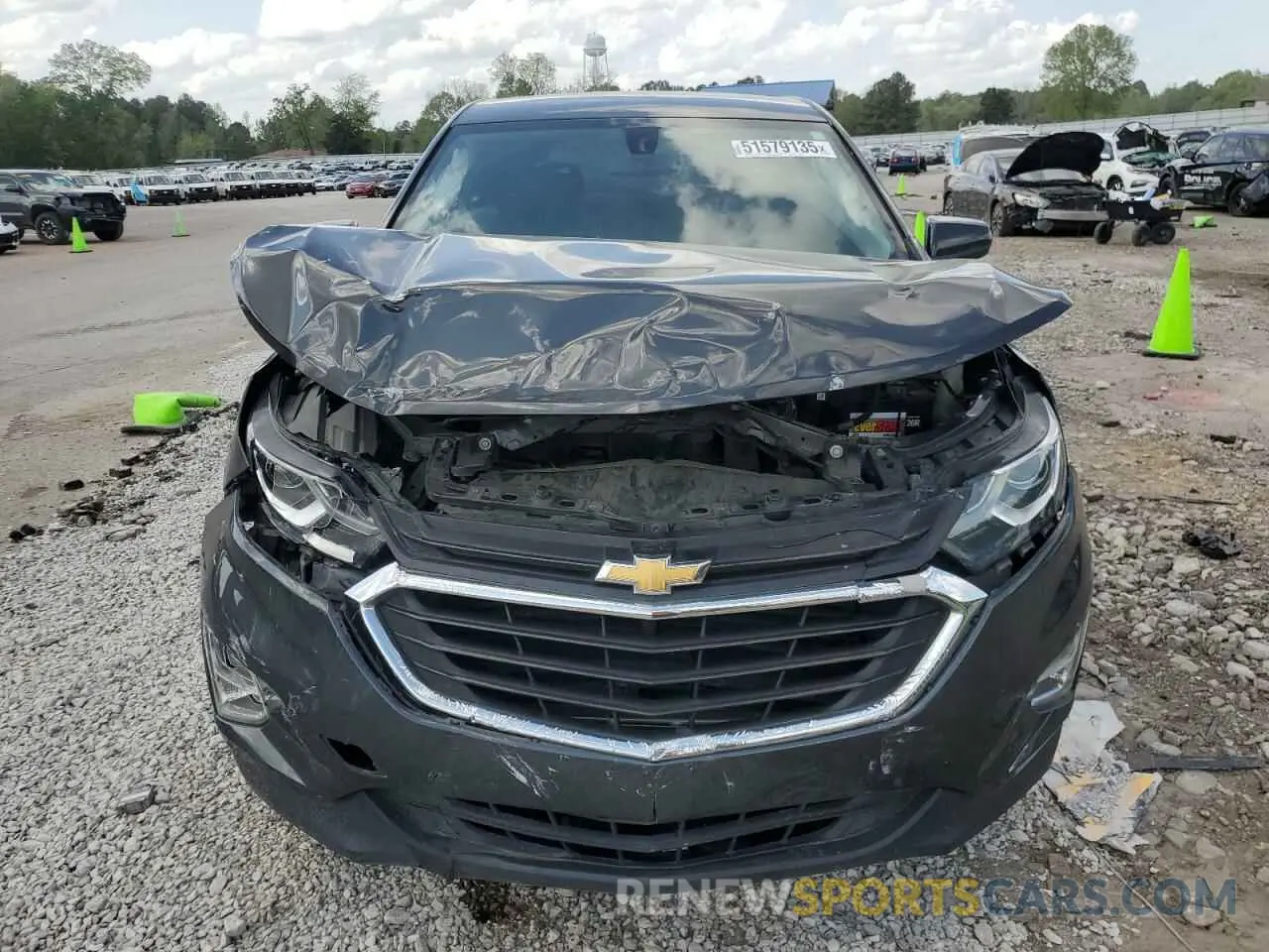 5 Photograph of a damaged car 2GNAXUEV4K6165000 CHEVROLET EQUINOX 2019