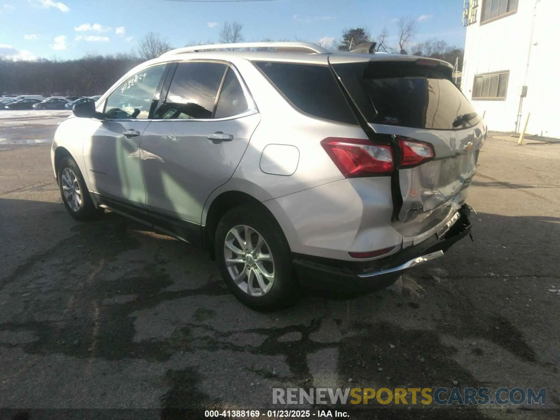 3 Photograph of a damaged car 2GNAXUEV4K6267333 CHEVROLET EQUINOX 2019