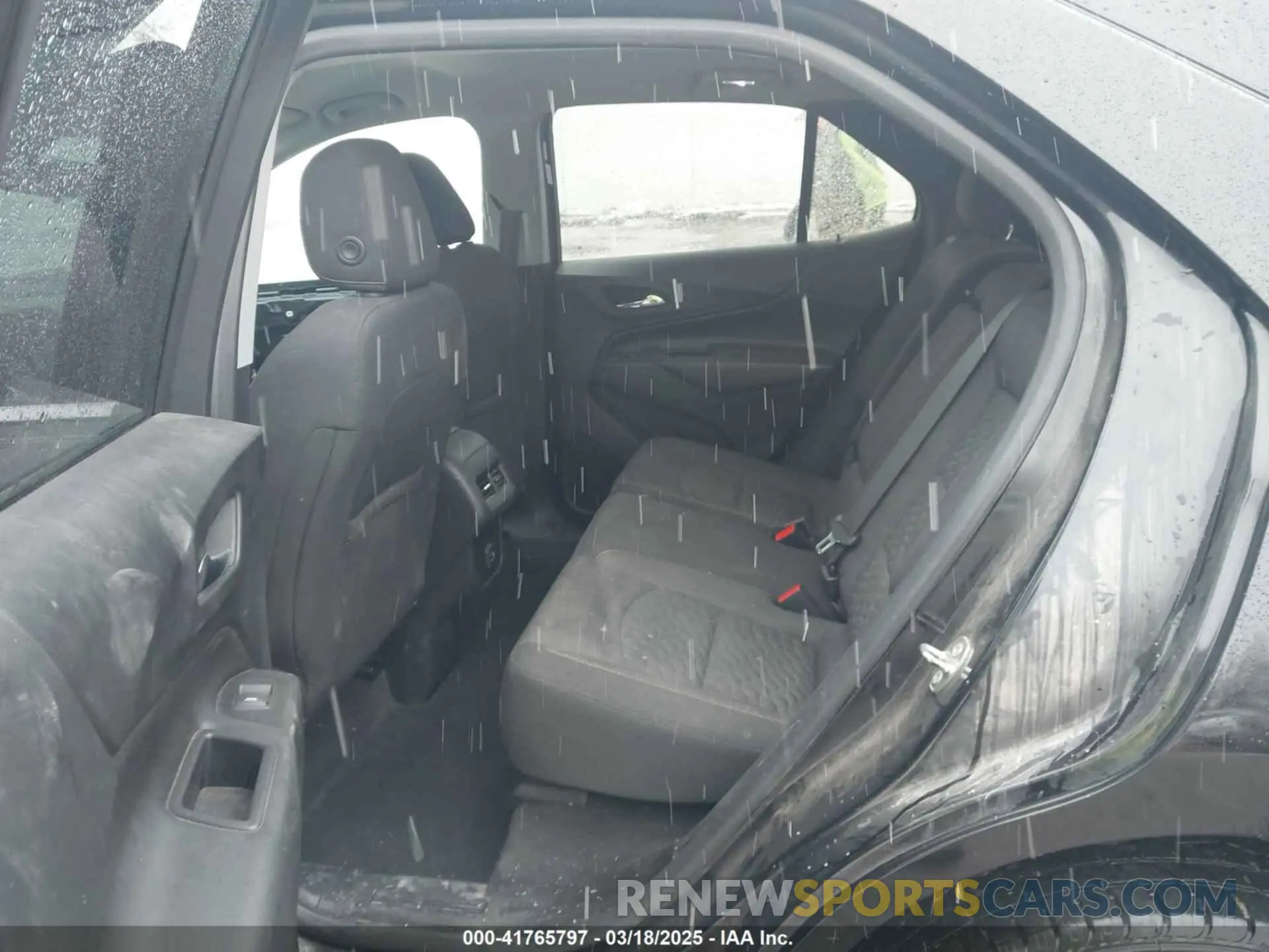 8 Photograph of a damaged car 2GNAXUEV5K6120843 CHEVROLET EQUINOX 2019