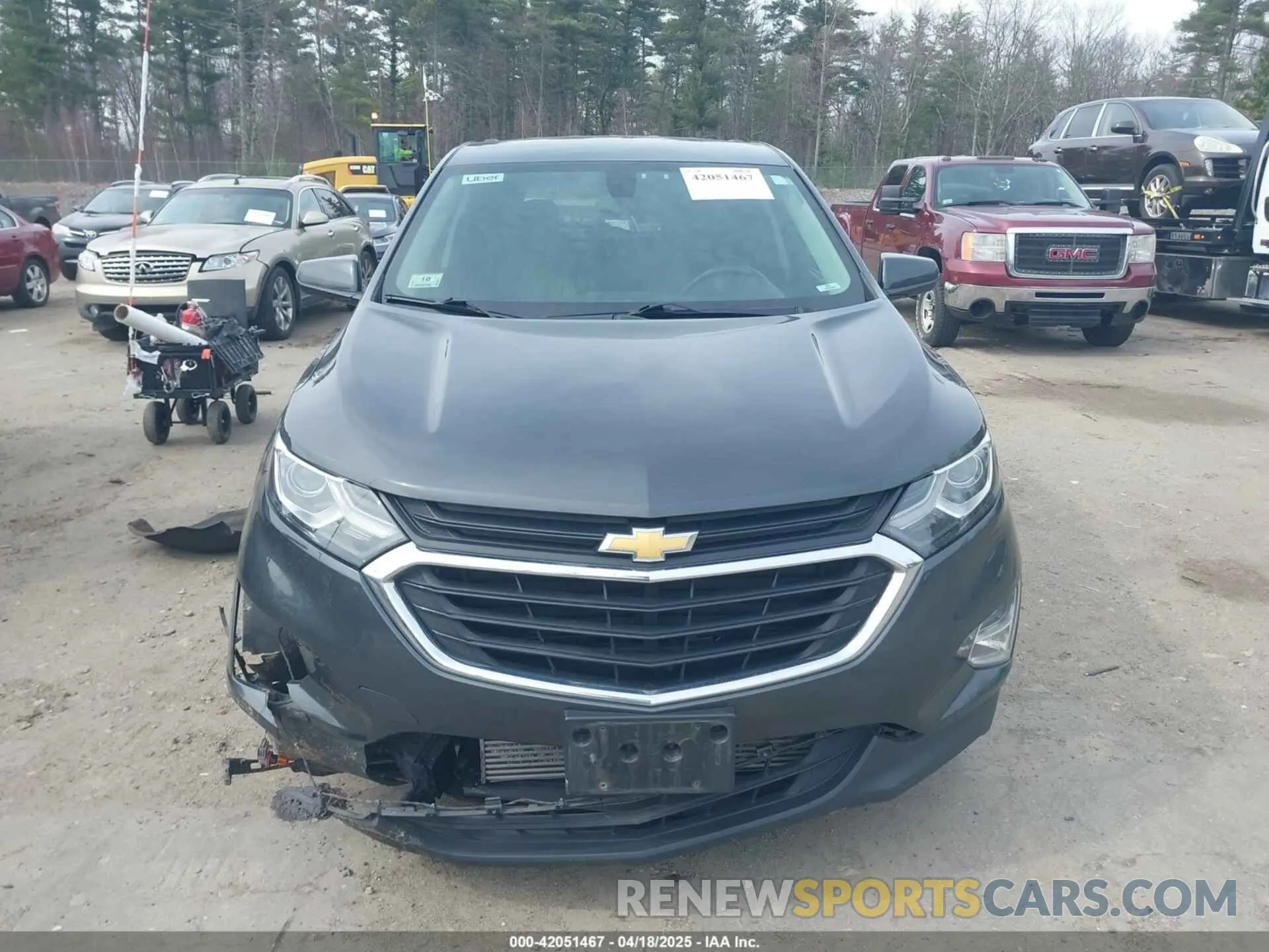 18 Photograph of a damaged car 2GNAXUEV5K6205312 CHEVROLET EQUINOX 2019