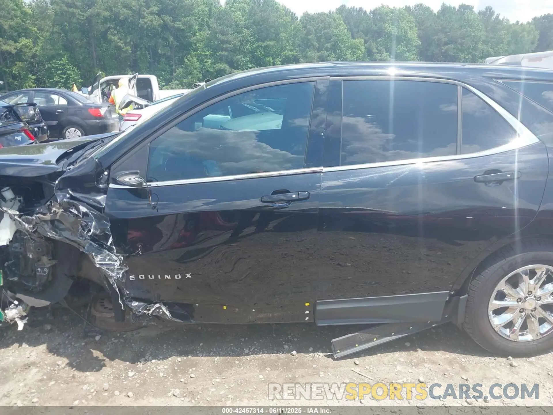 14 Photograph of a damaged car 2GNAXUEV5K6222787 CHEVROLET EQUINOX 2019