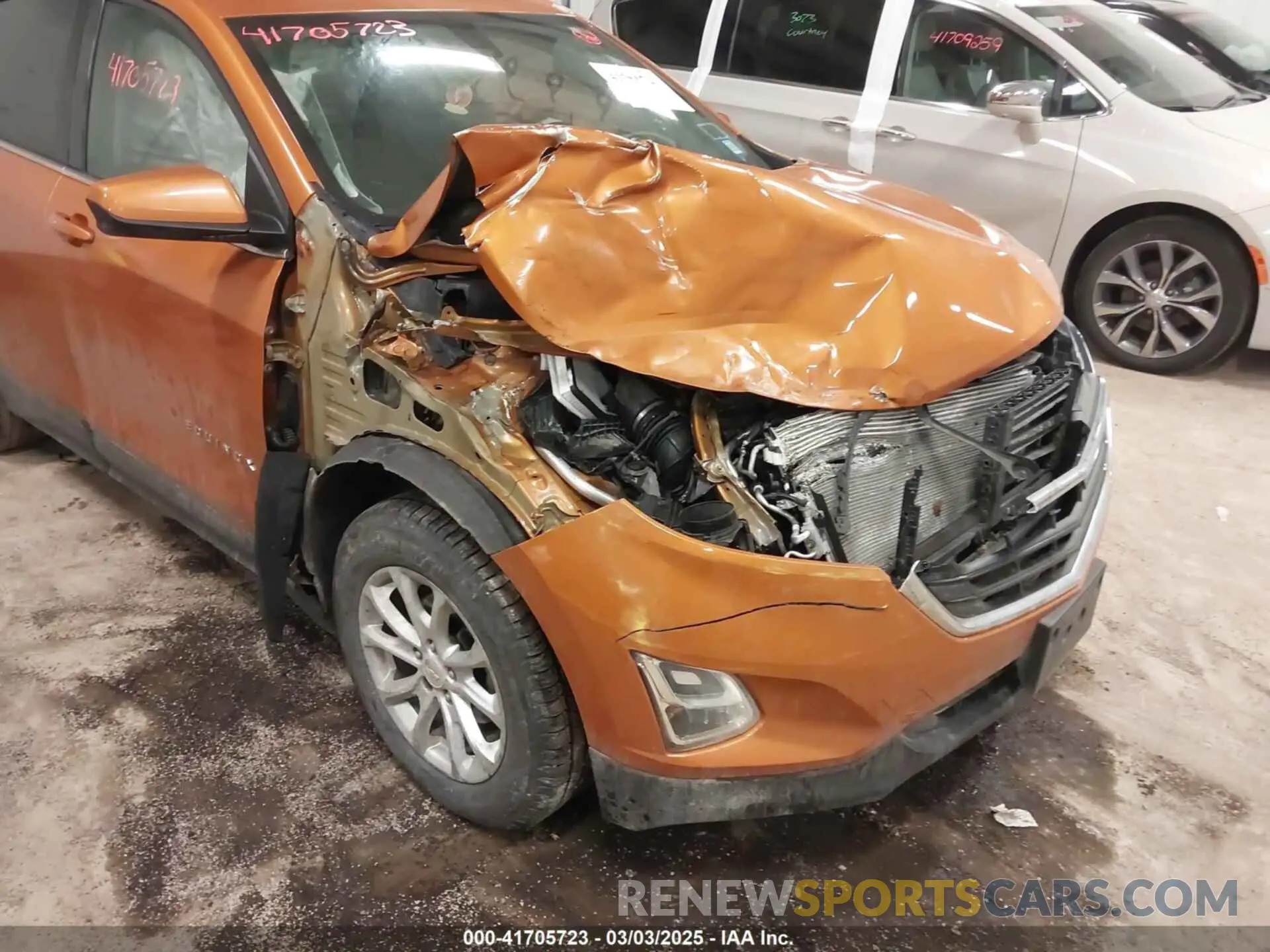 6 Photograph of a damaged car 2GNAXUEV5K6235071 CHEVROLET EQUINOX 2019