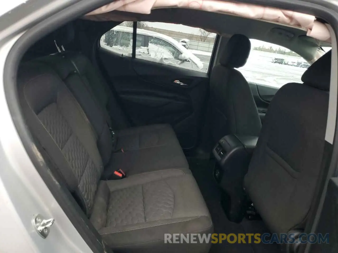 11 Photograph of a damaged car 2GNAXUEV5K6257300 CHEVROLET EQUINOX 2019