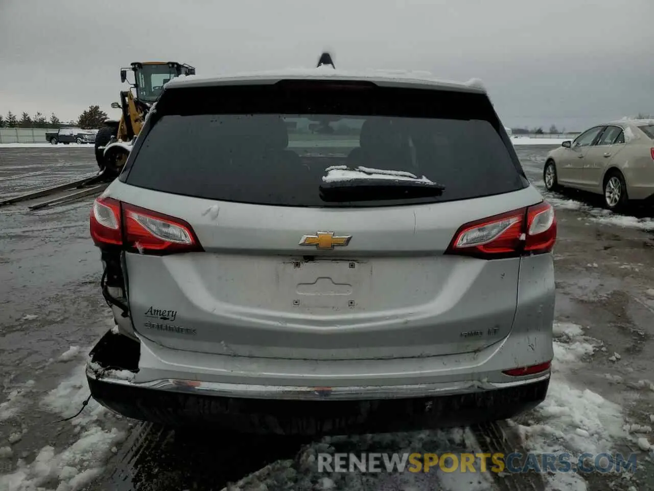 6 Photograph of a damaged car 2GNAXUEV5K6257300 CHEVROLET EQUINOX 2019