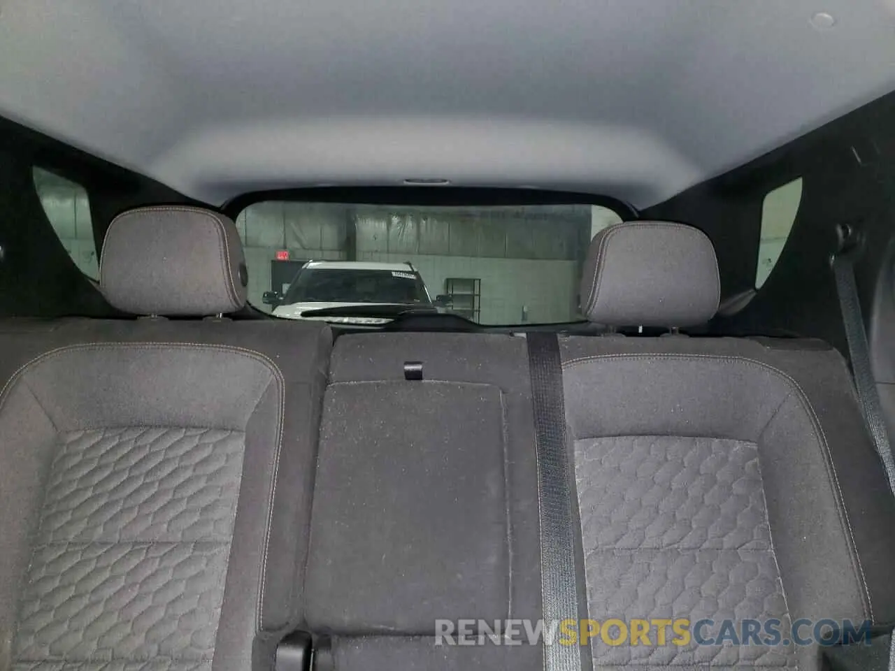 10 Photograph of a damaged car 2GNAXUEV5K6257913 CHEVROLET EQUINOX 2019