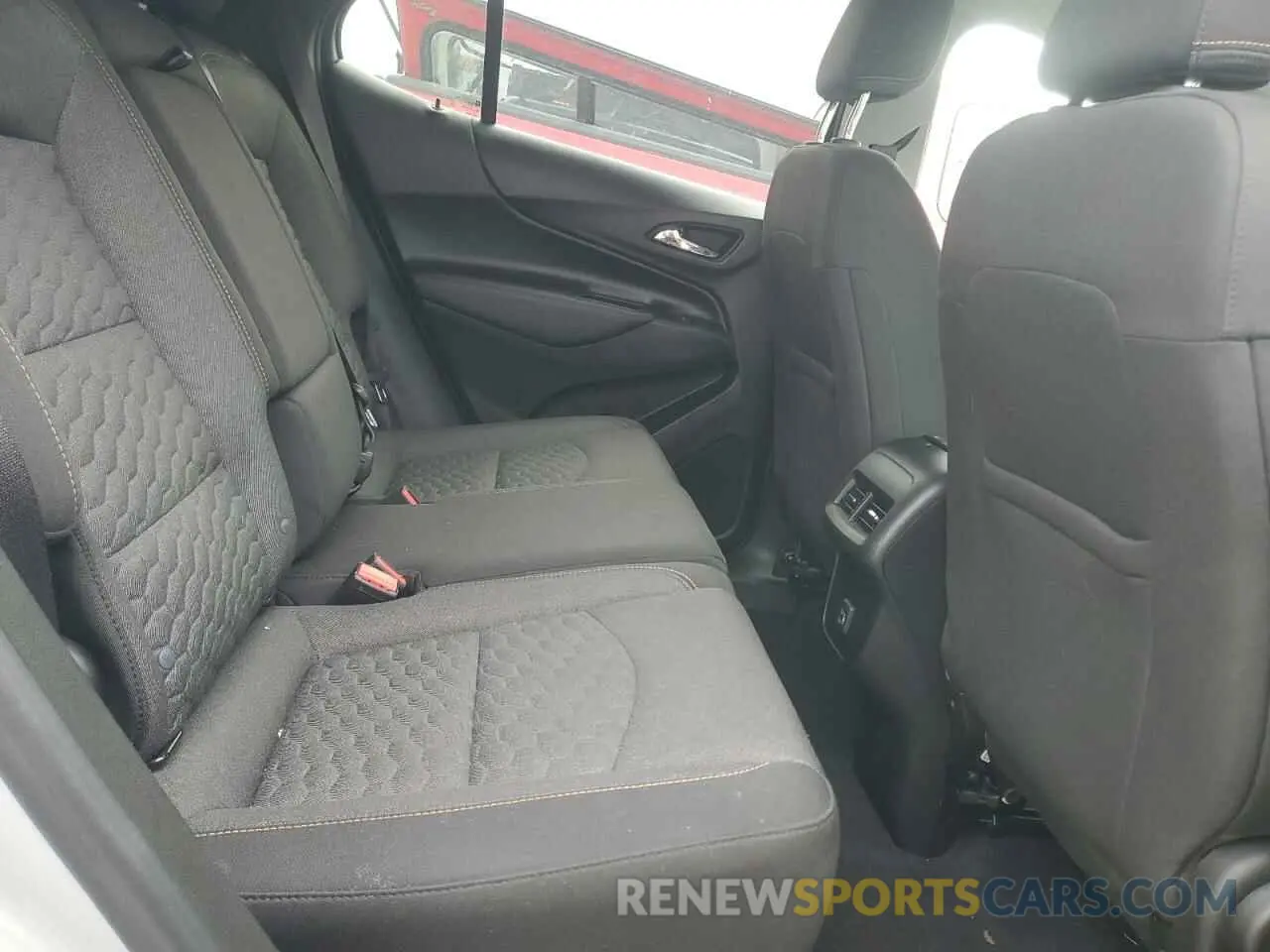 11 Photograph of a damaged car 2GNAXUEV5K6261427 CHEVROLET EQUINOX 2019