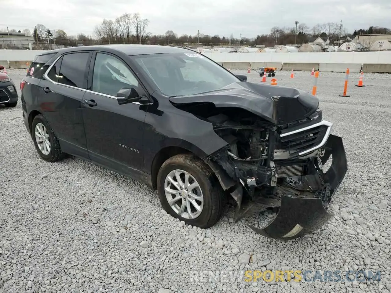 4 Photograph of a damaged car 2GNAXUEV5K6283928 CHEVROLET EQUINOX 2019