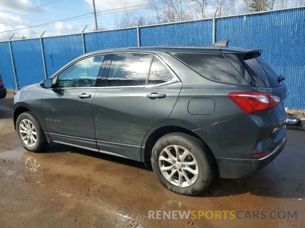 2 Photograph of a damaged car 2GNAXUEV6K6137456 CHEVROLET EQUINOX 2019