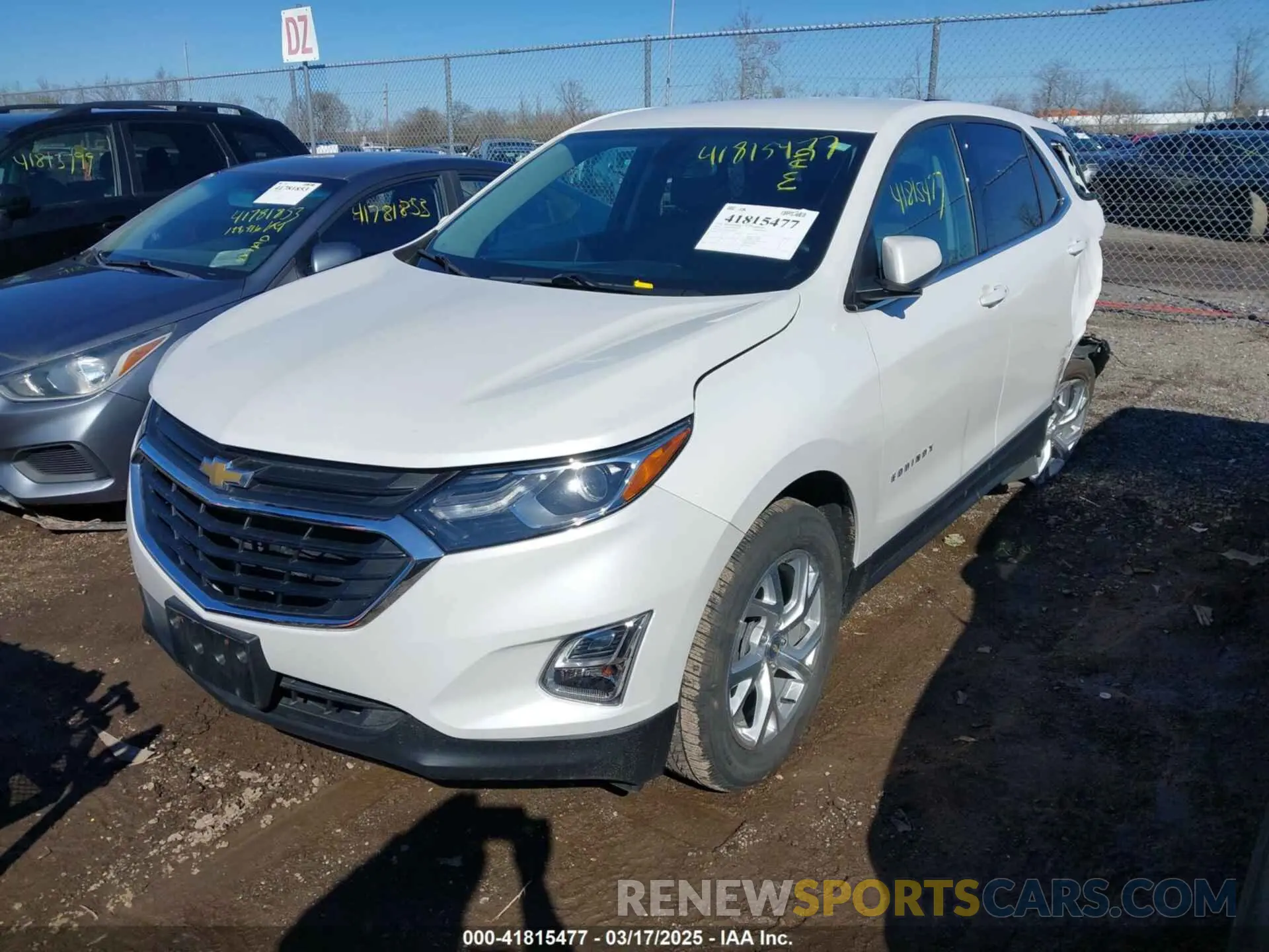 2 Photograph of a damaged car 2GNAXUEV6K6183367 CHEVROLET EQUINOX 2019