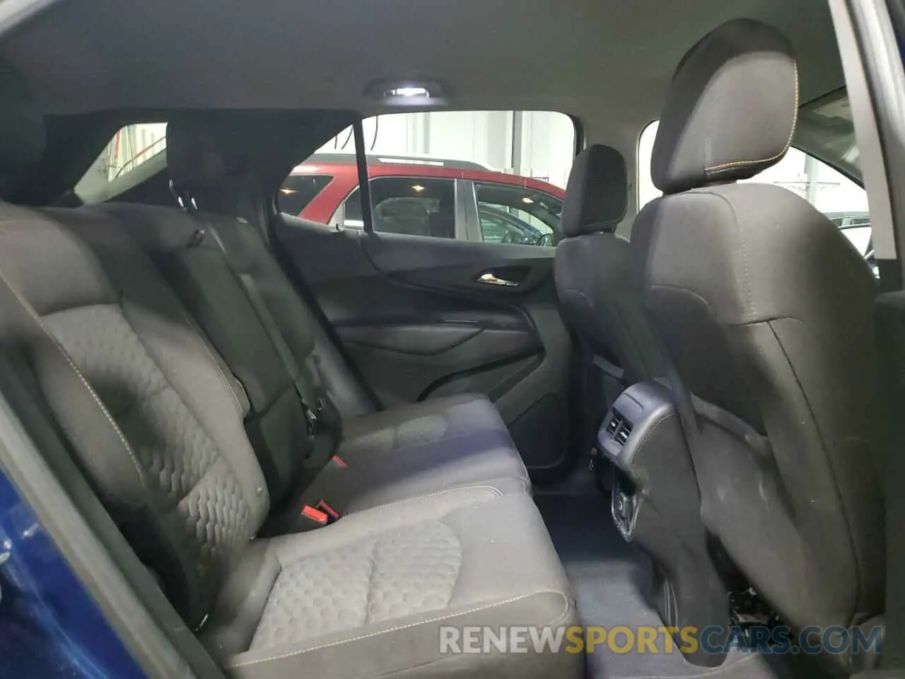 11 Photograph of a damaged car 2GNAXUEV6K6234933 CHEVROLET EQUINOX 2019