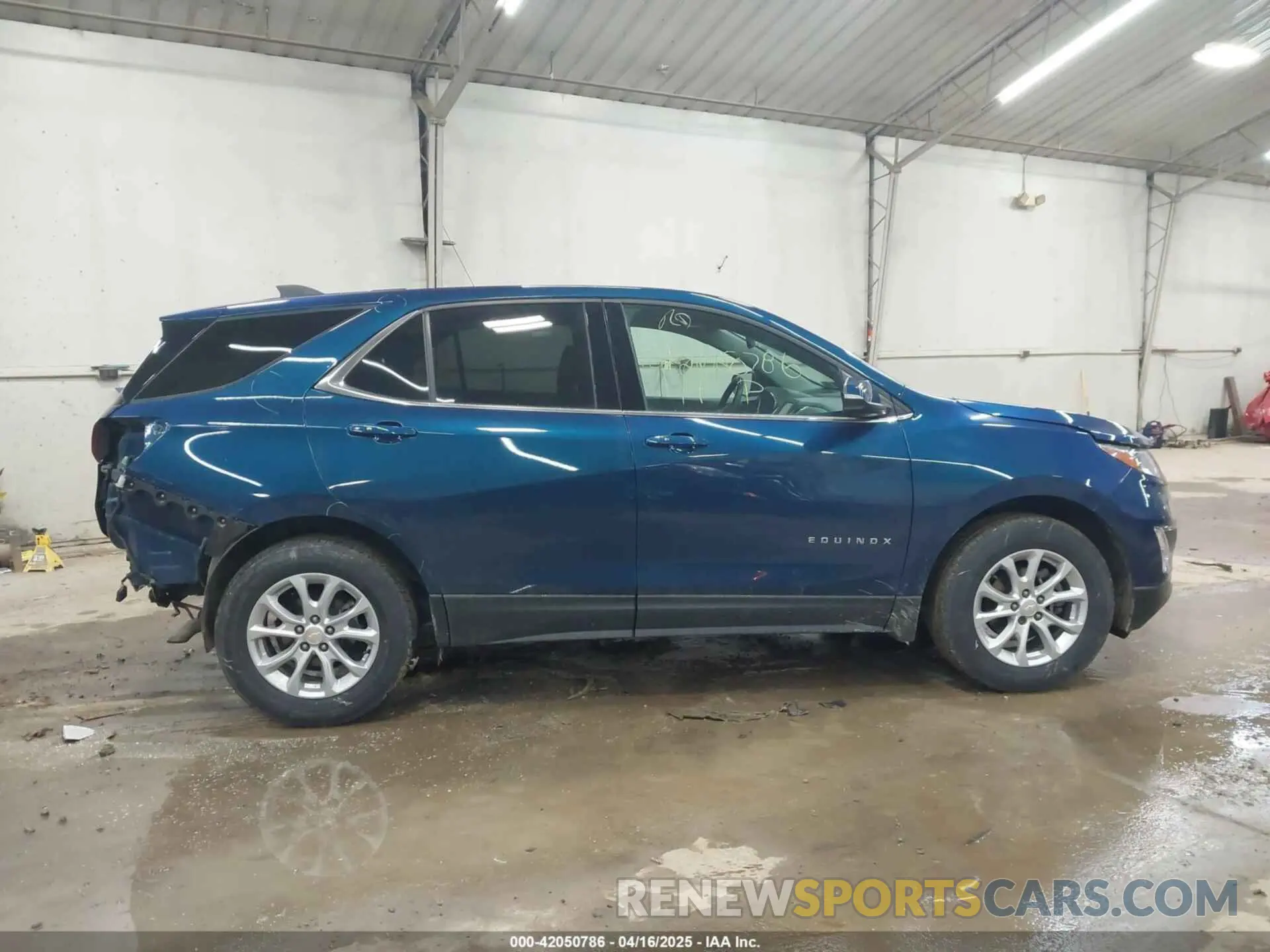 13 Photograph of a damaged car 2GNAXUEV6K6298549 CHEVROLET EQUINOX 2019