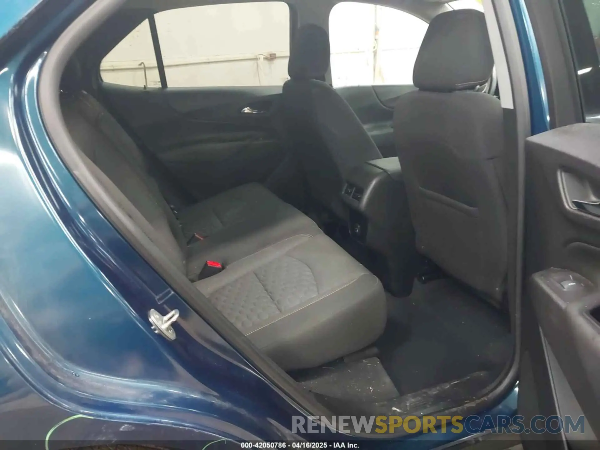 8 Photograph of a damaged car 2GNAXUEV6K6298549 CHEVROLET EQUINOX 2019
