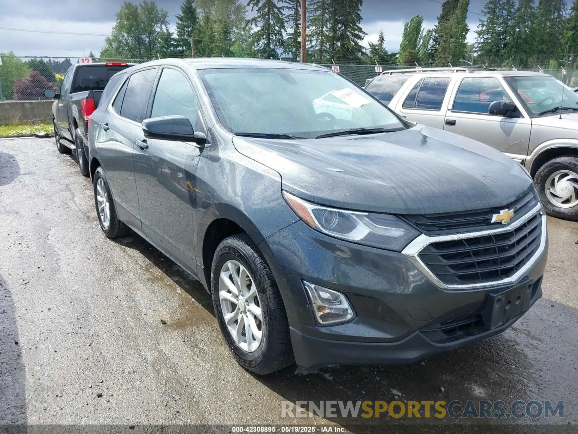 1 Photograph of a damaged car 2GNAXUEV7K6186908 CHEVROLET EQUINOX 2019