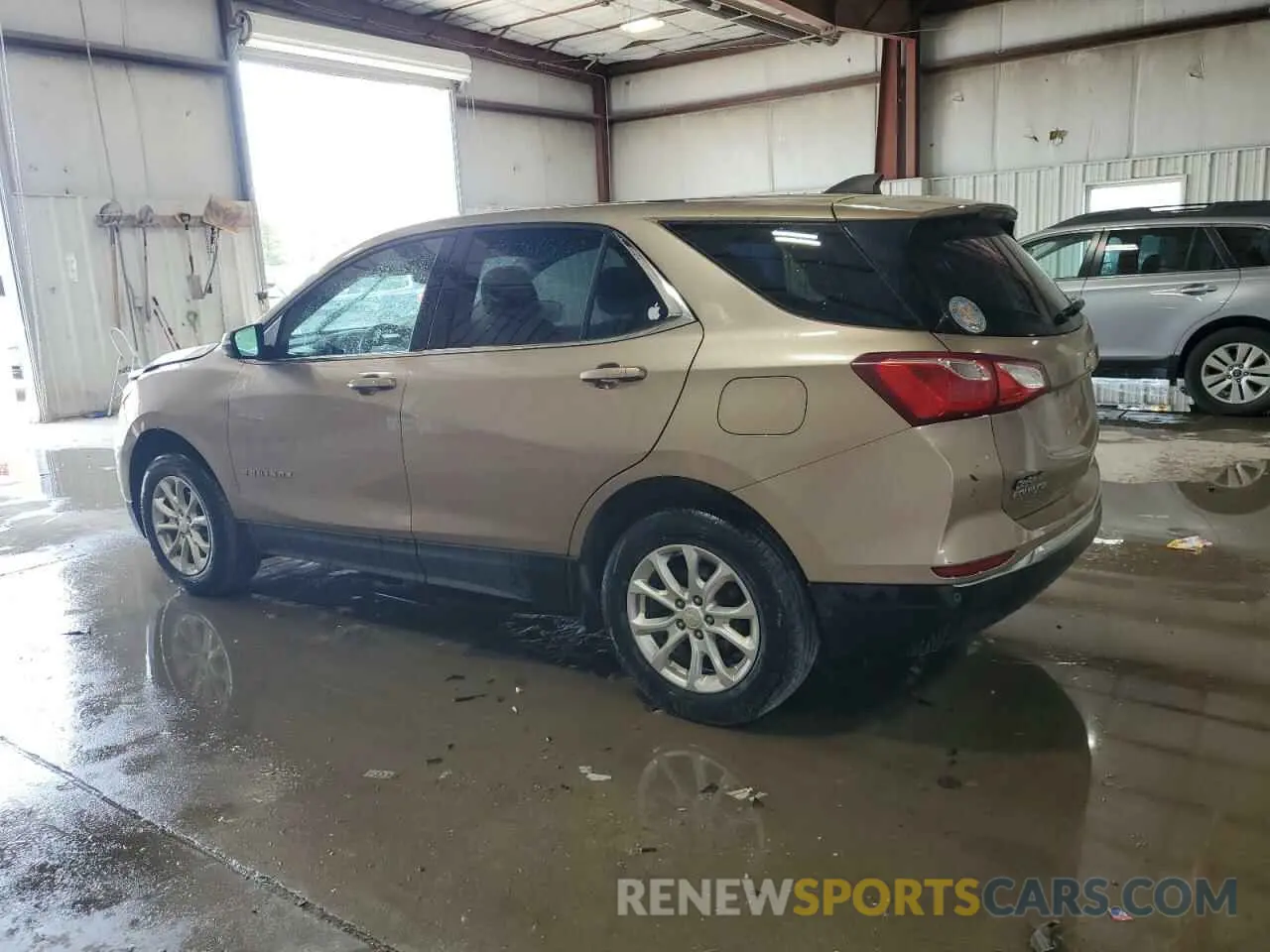 2 Photograph of a damaged car 2GNAXUEV8K6107682 CHEVROLET EQUINOX 2019
