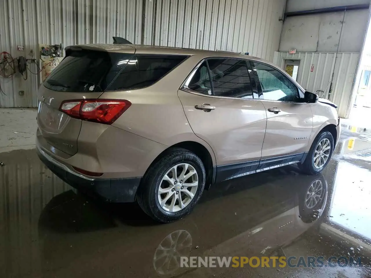 3 Photograph of a damaged car 2GNAXUEV8K6107682 CHEVROLET EQUINOX 2019