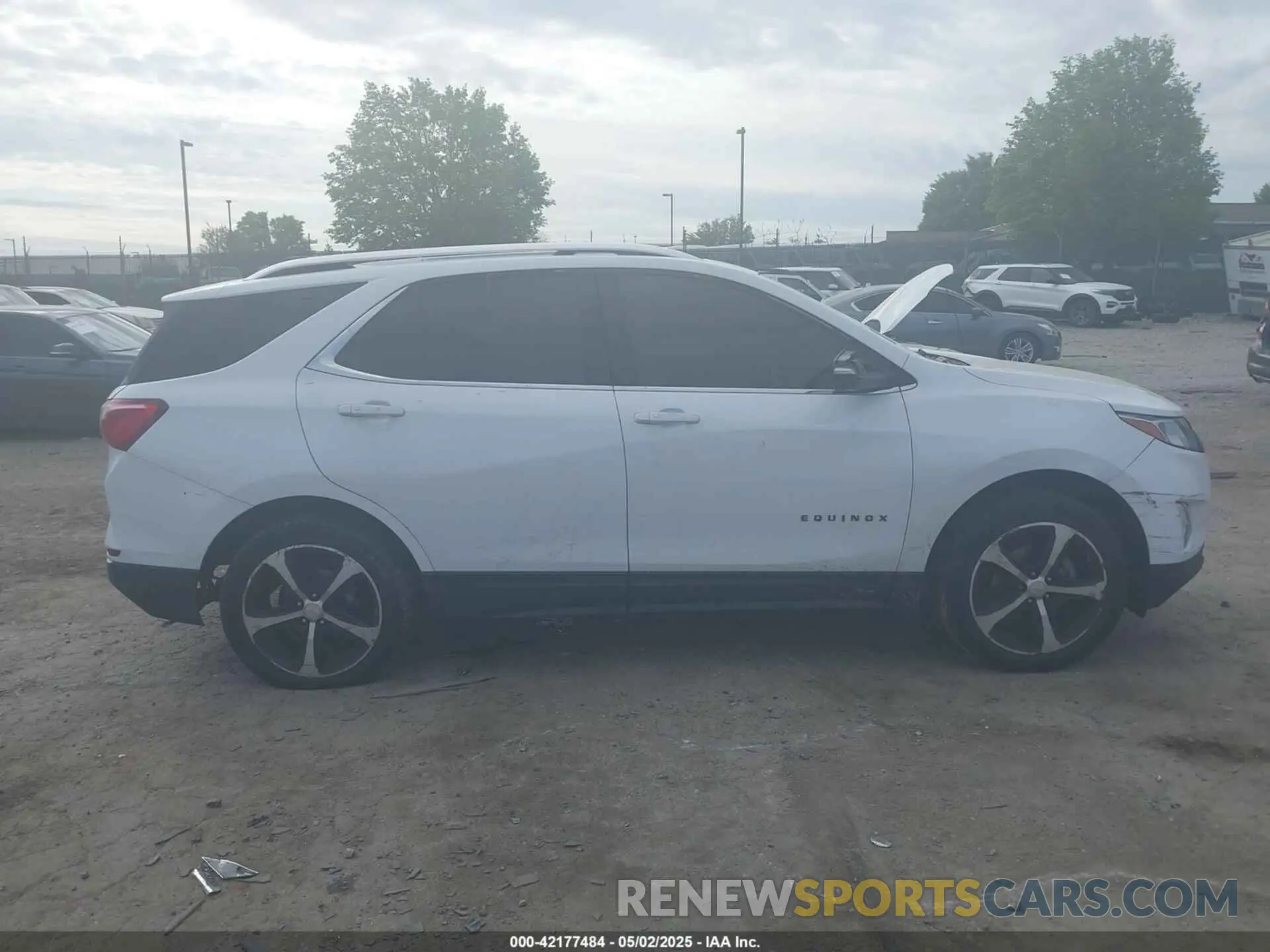 13 Photograph of a damaged car 2GNAXUEV8K6224713 CHEVROLET EQUINOX 2019