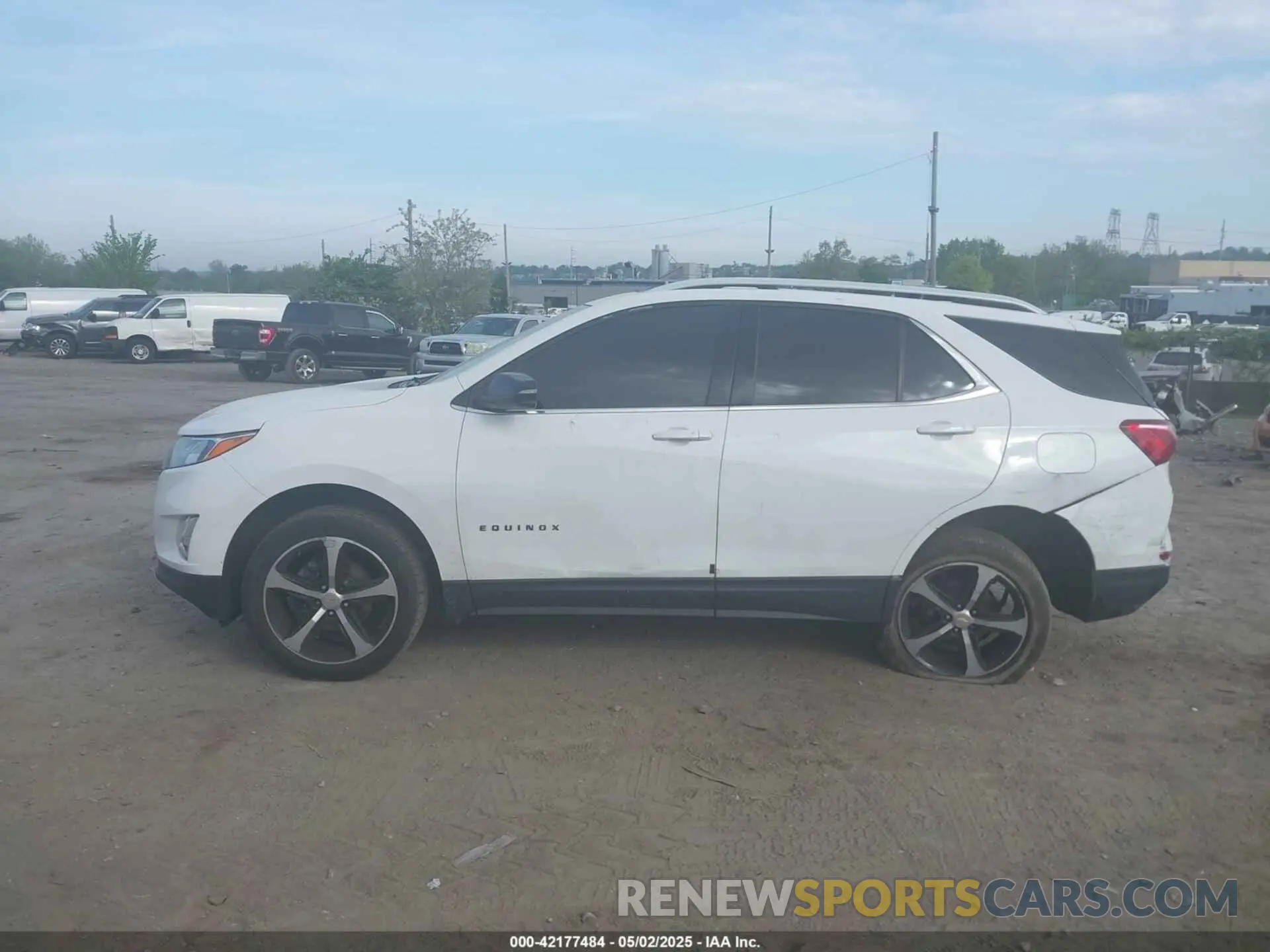 14 Photograph of a damaged car 2GNAXUEV8K6224713 CHEVROLET EQUINOX 2019