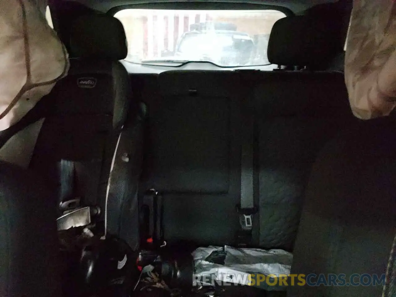 10 Photograph of a damaged car 2GNAXUEV8K6233668 CHEVROLET EQUINOX 2019