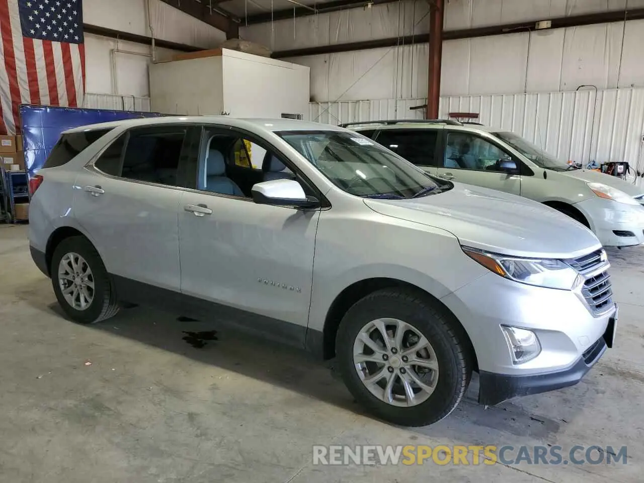 4 Photograph of a damaged car 2GNAXUEV9K6114964 CHEVROLET EQUINOX 2019