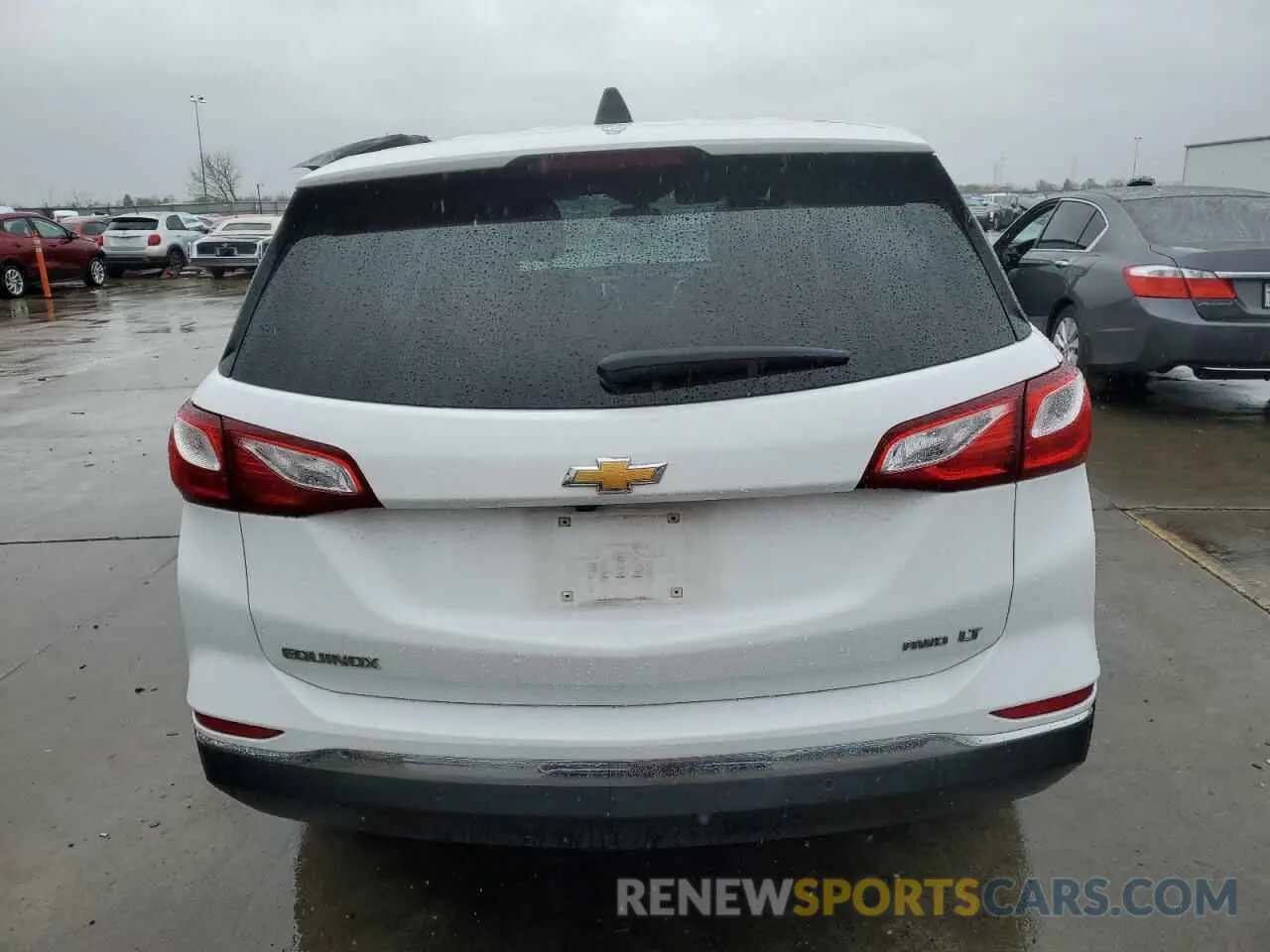 6 Photograph of a damaged car 2GNAXUEV9K6290882 CHEVROLET EQUINOX 2019