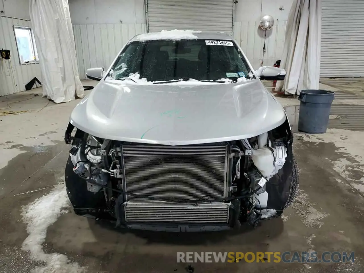 5 Photograph of a damaged car 2GNAXUEVXK6227080 CHEVROLET EQUINOX 2019