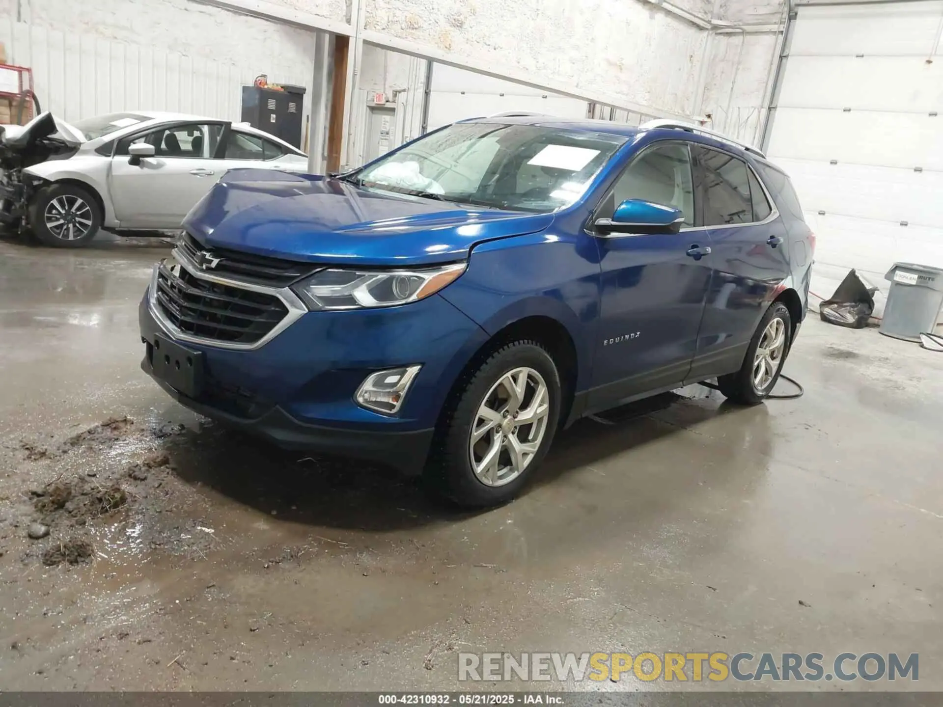 2 Фотография поврежденного автомобиля 2GNAXVEX0K6127576 CHEVROLET EQUINOX 2019