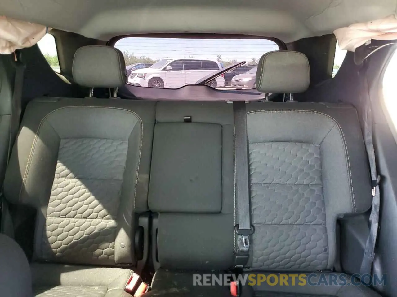 10 Photograph of a damaged car 2GNAXVEX0K6213647 CHEVROLET EQUINOX 2019