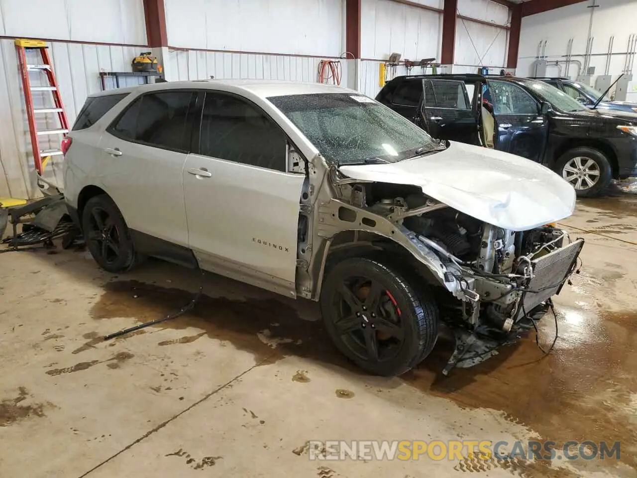 4 Photograph of a damaged car 2GNAXVEX2K6267936 CHEVROLET EQUINOX 2019