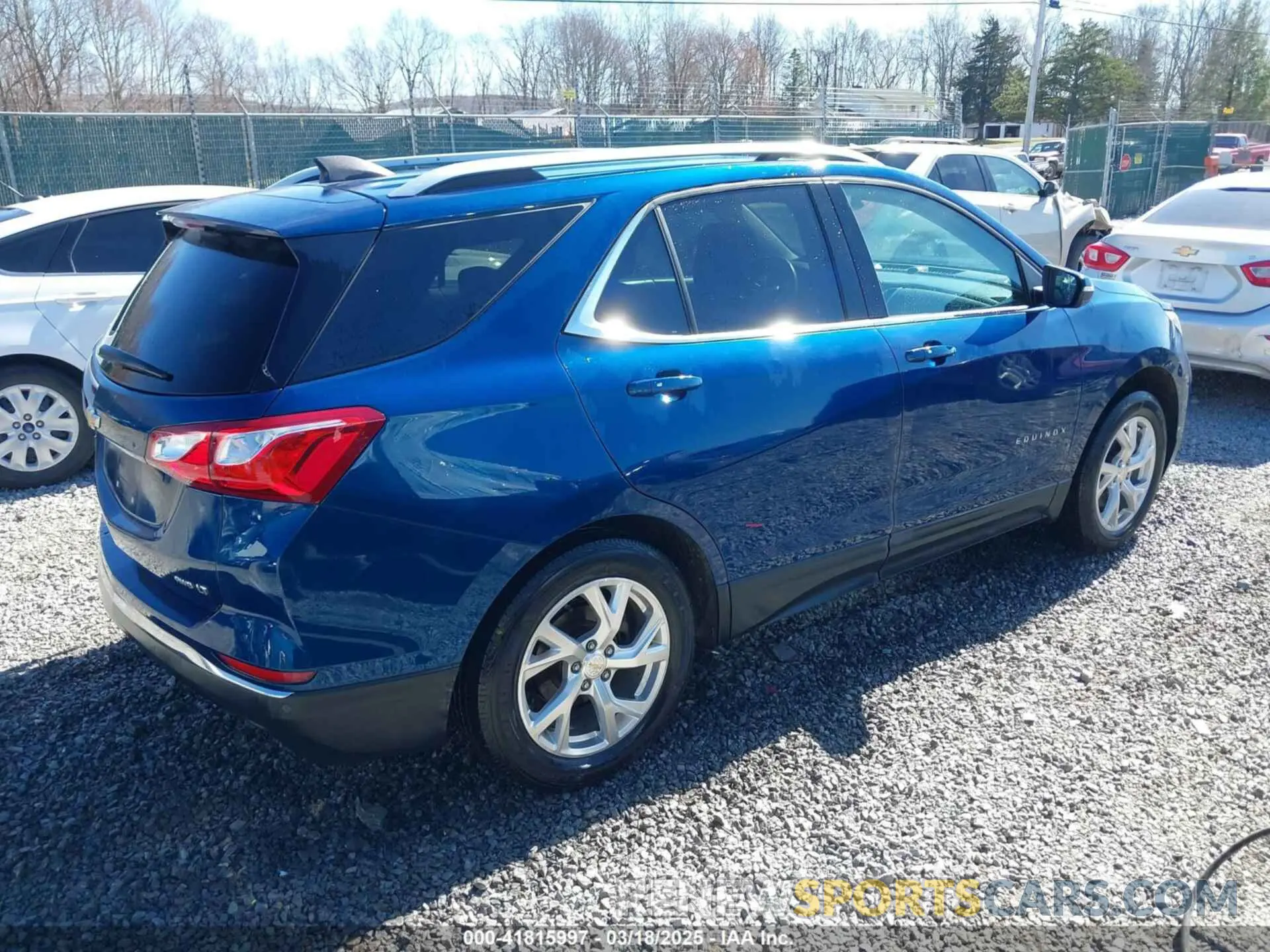 4 Фотография поврежденного автомобиля 2GNAXVEX3K6240633 CHEVROLET EQUINOX 2019