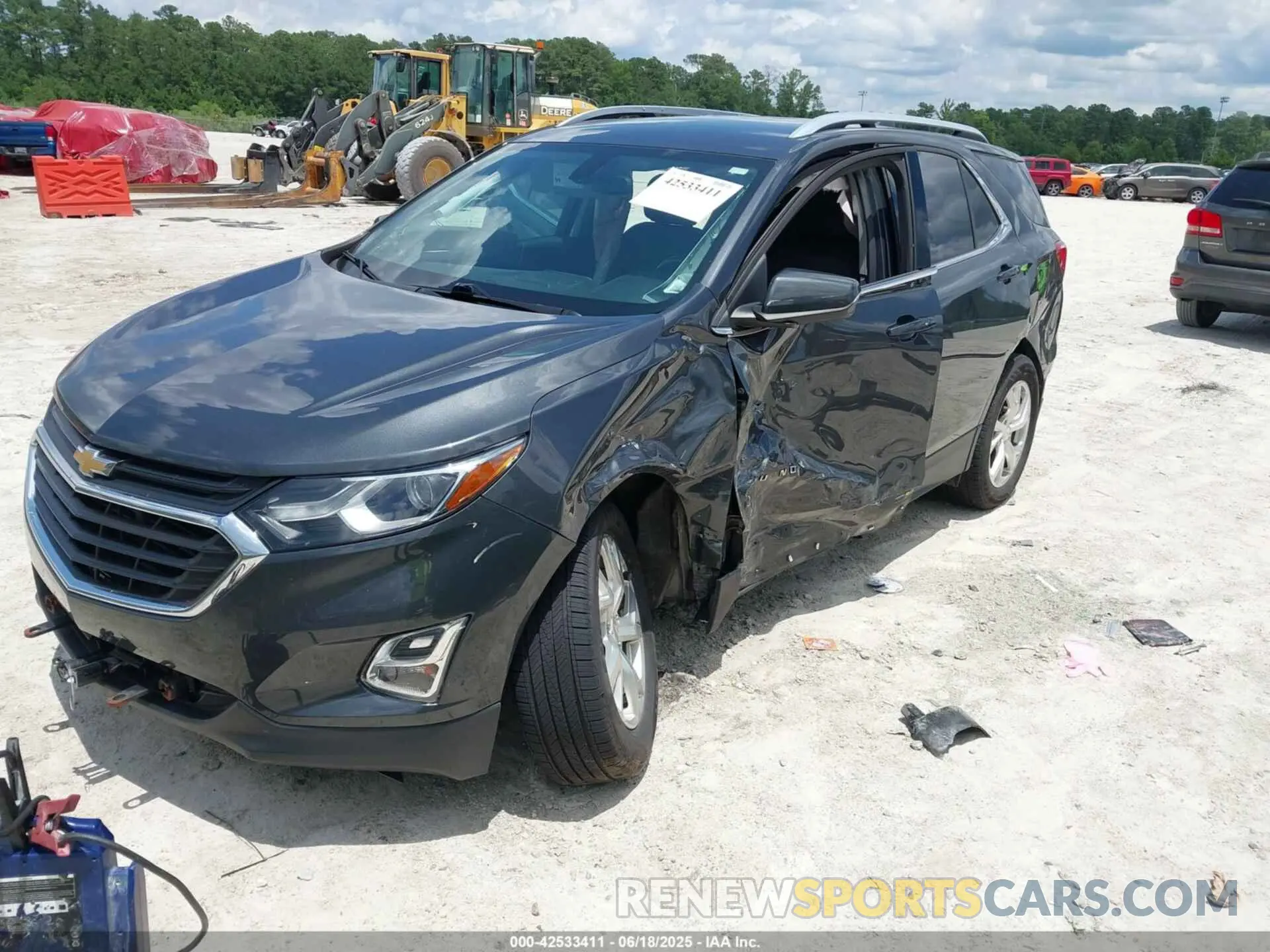2 Photograph of a damaged car 2GNAXVEX5K6226569 CHEVROLET EQUINOX 2019