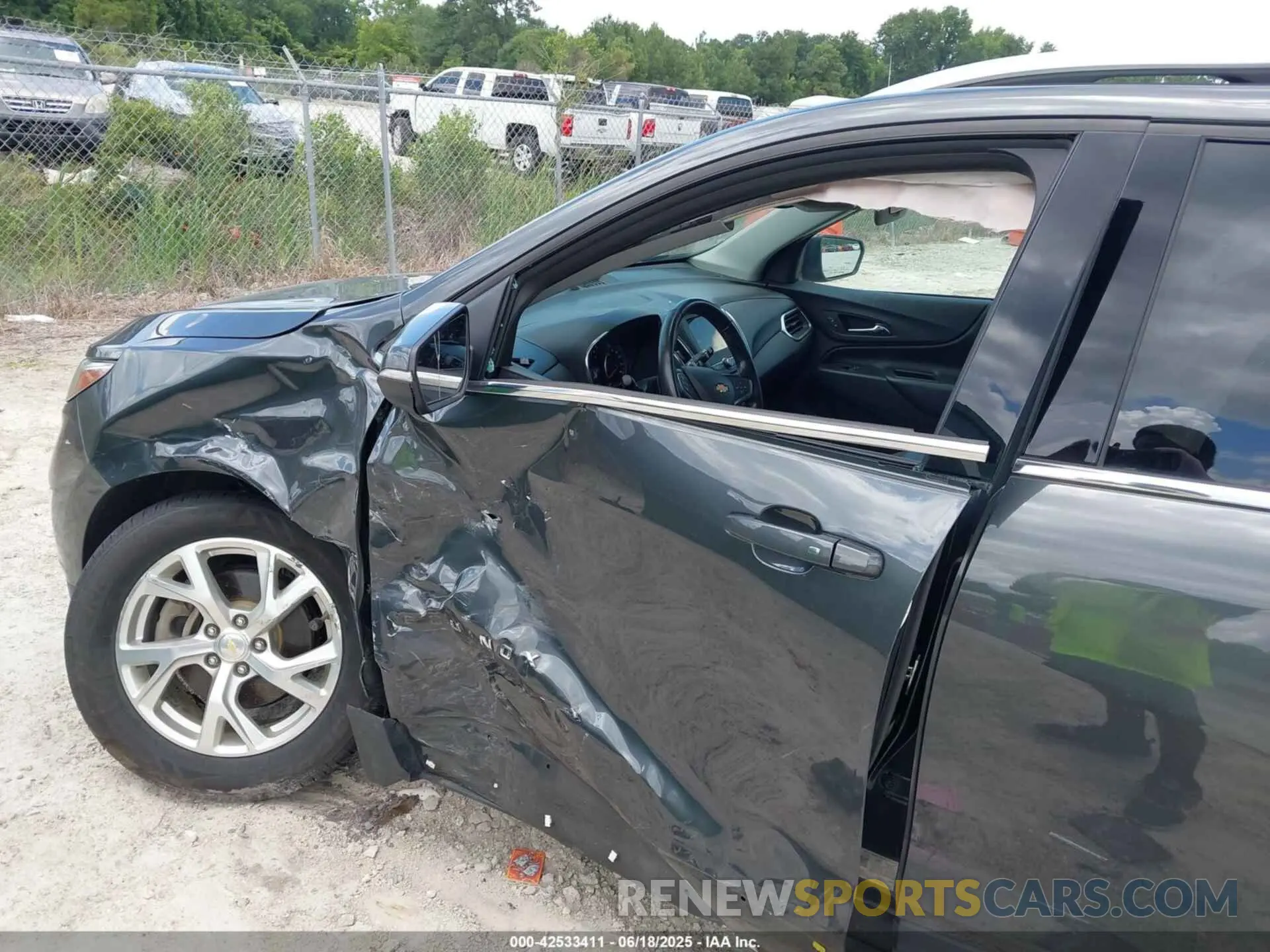 6 Photograph of a damaged car 2GNAXVEX5K6226569 CHEVROLET EQUINOX 2019
