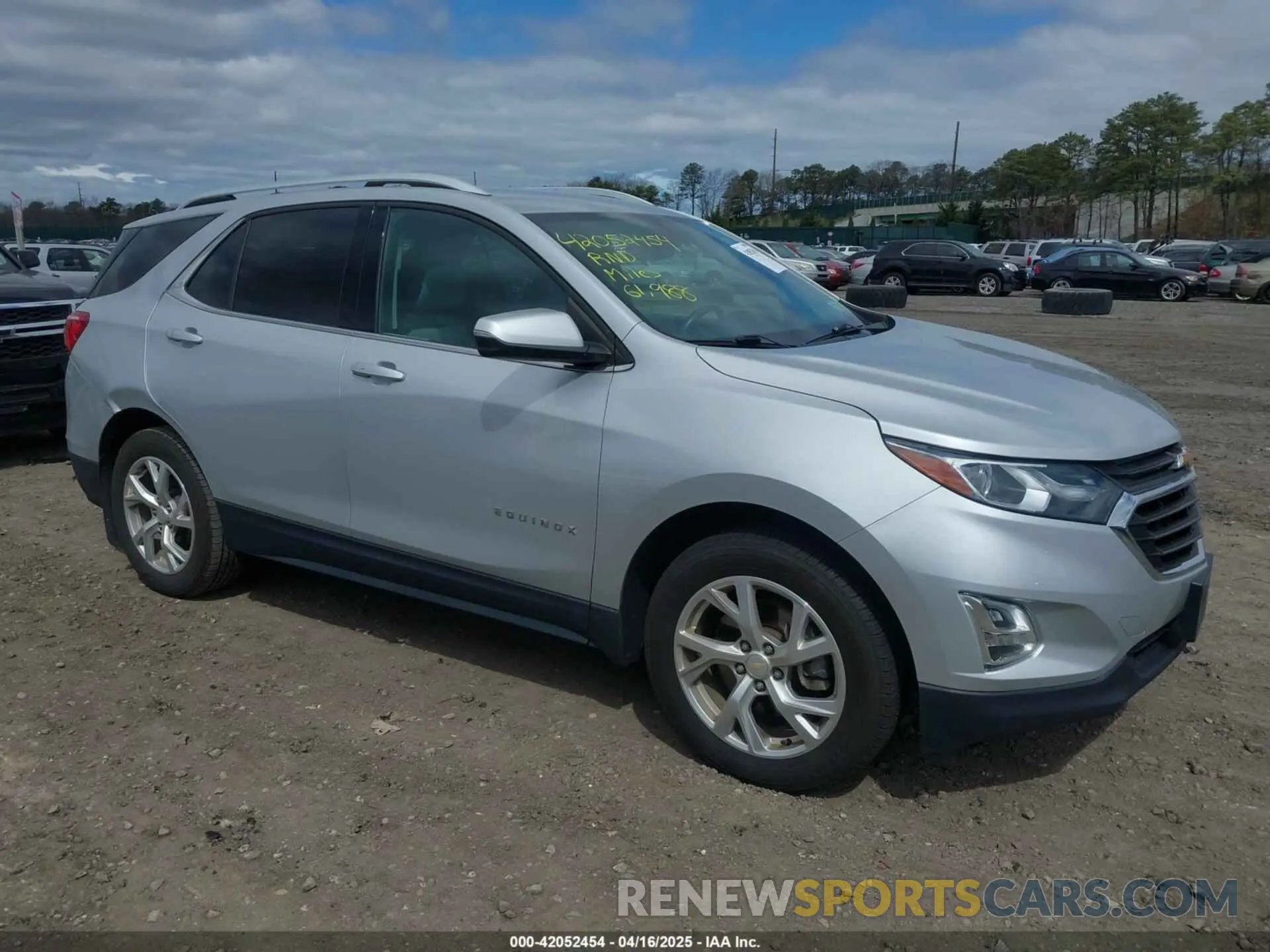 1 Photograph of a damaged car 2GNAXVEX8K6104224 CHEVROLET EQUINOX 2019
