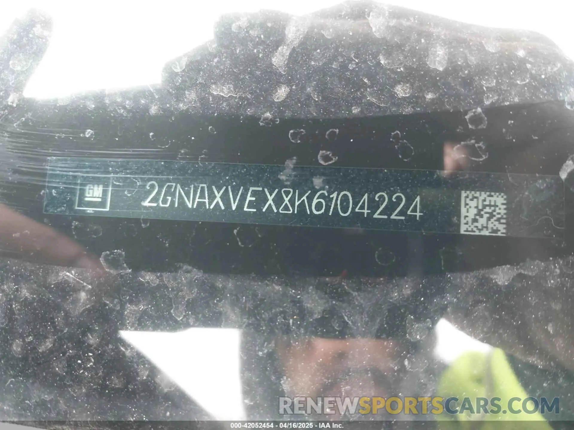 17 Photograph of a damaged car 2GNAXVEX8K6104224 CHEVROLET EQUINOX 2019