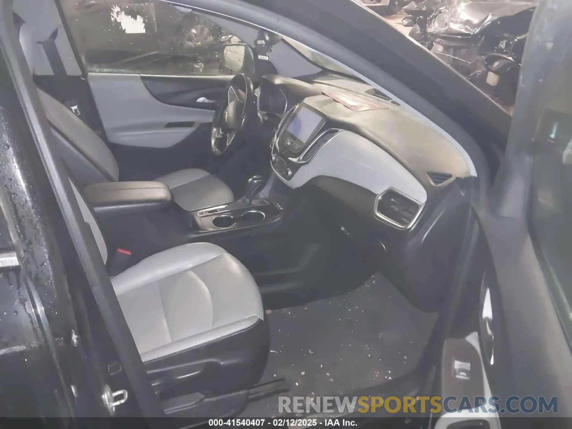 5 Photograph of a damaged car 2GNAXXEV1K6231746 CHEVROLET EQUINOX 2019