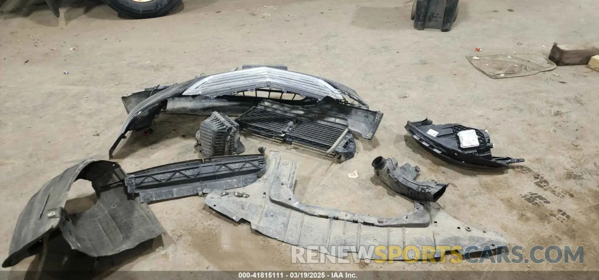 12 Photograph of a damaged car 2GNAXXEV4K6204721 CHEVROLET EQUINOX 2019