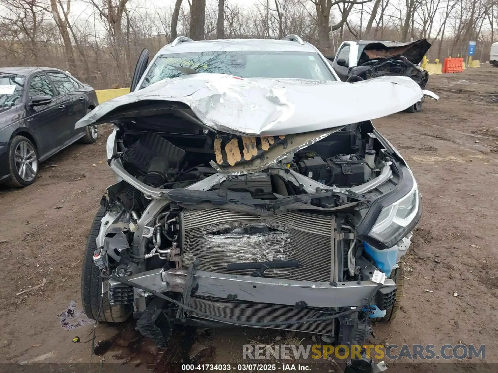 13 Photograph of a damaged car 2GNAXXEV9K6276823 CHEVROLET EQUINOX 2019