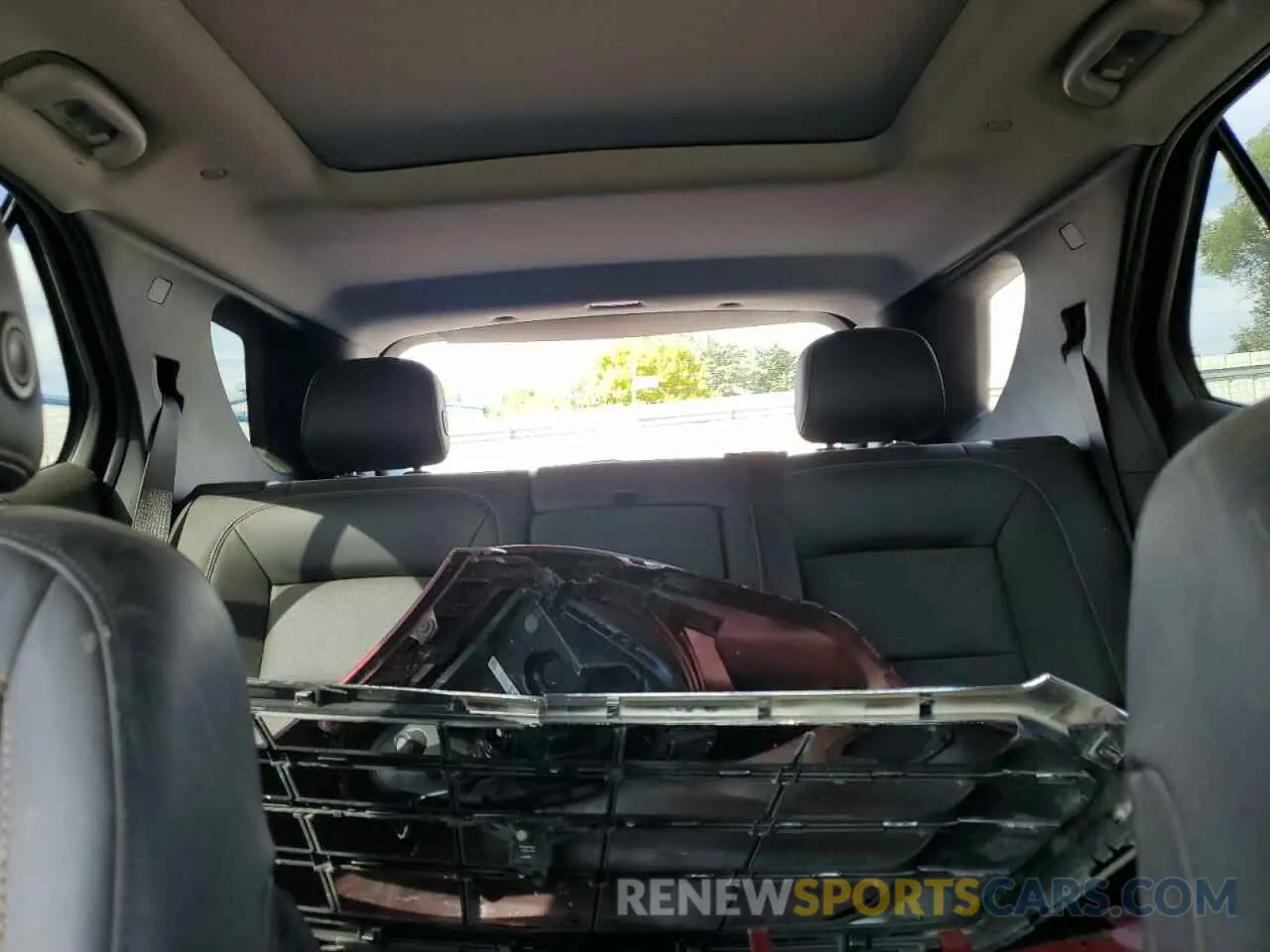 10 Photograph of a damaged car 2GNAXYEX2K6136619 CHEVROLET EQUINOX 2019